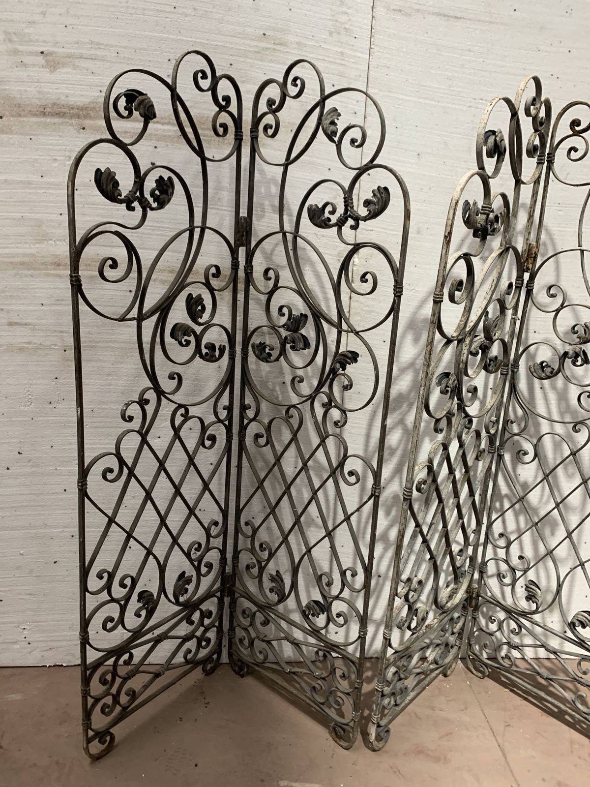 photo buy 20th Century Wrought Iron Four Leaf Partition