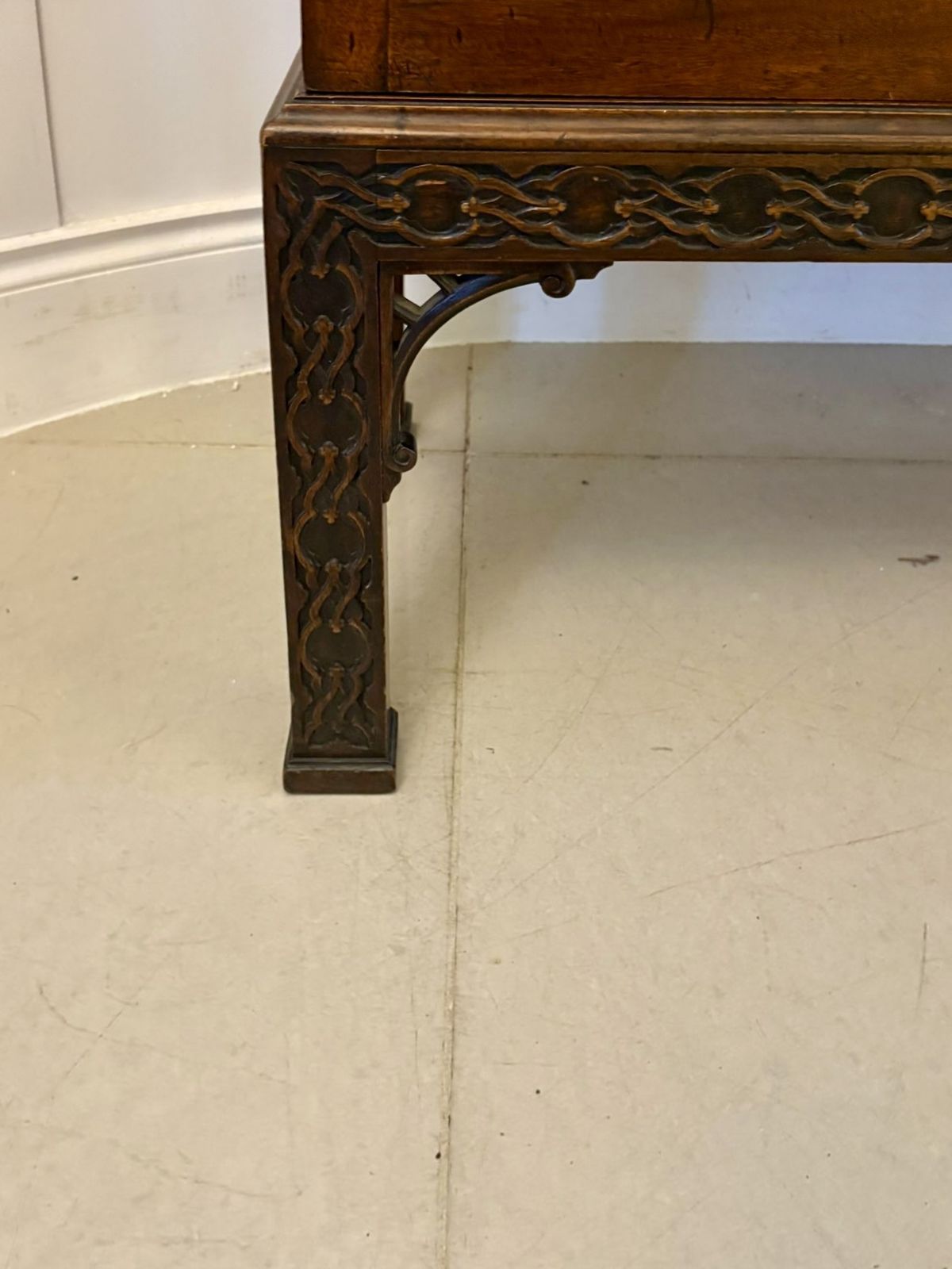 Outstanding Quality Large Antique 19th Century Astral Glazed Carved Mahogany Bookcase photo vinterior