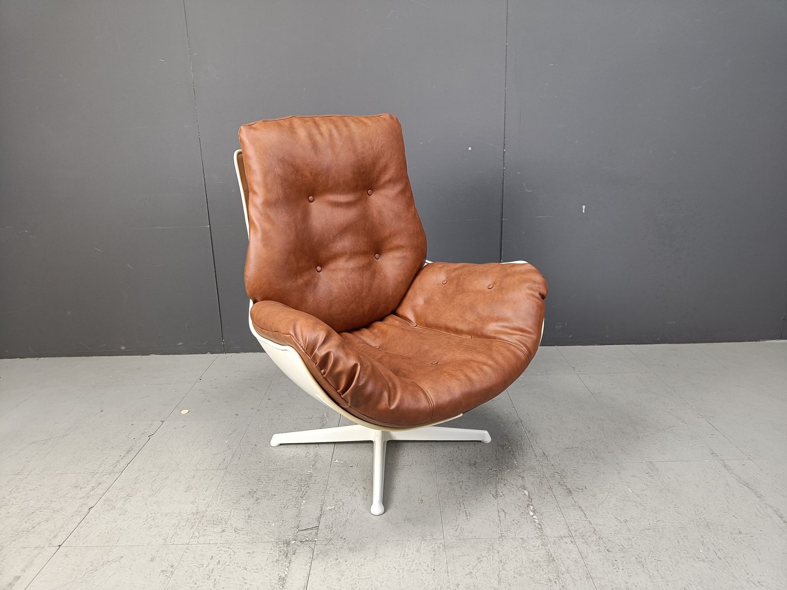 Space Age Fiberglass Swivel Chair, 1960s photo Furniture