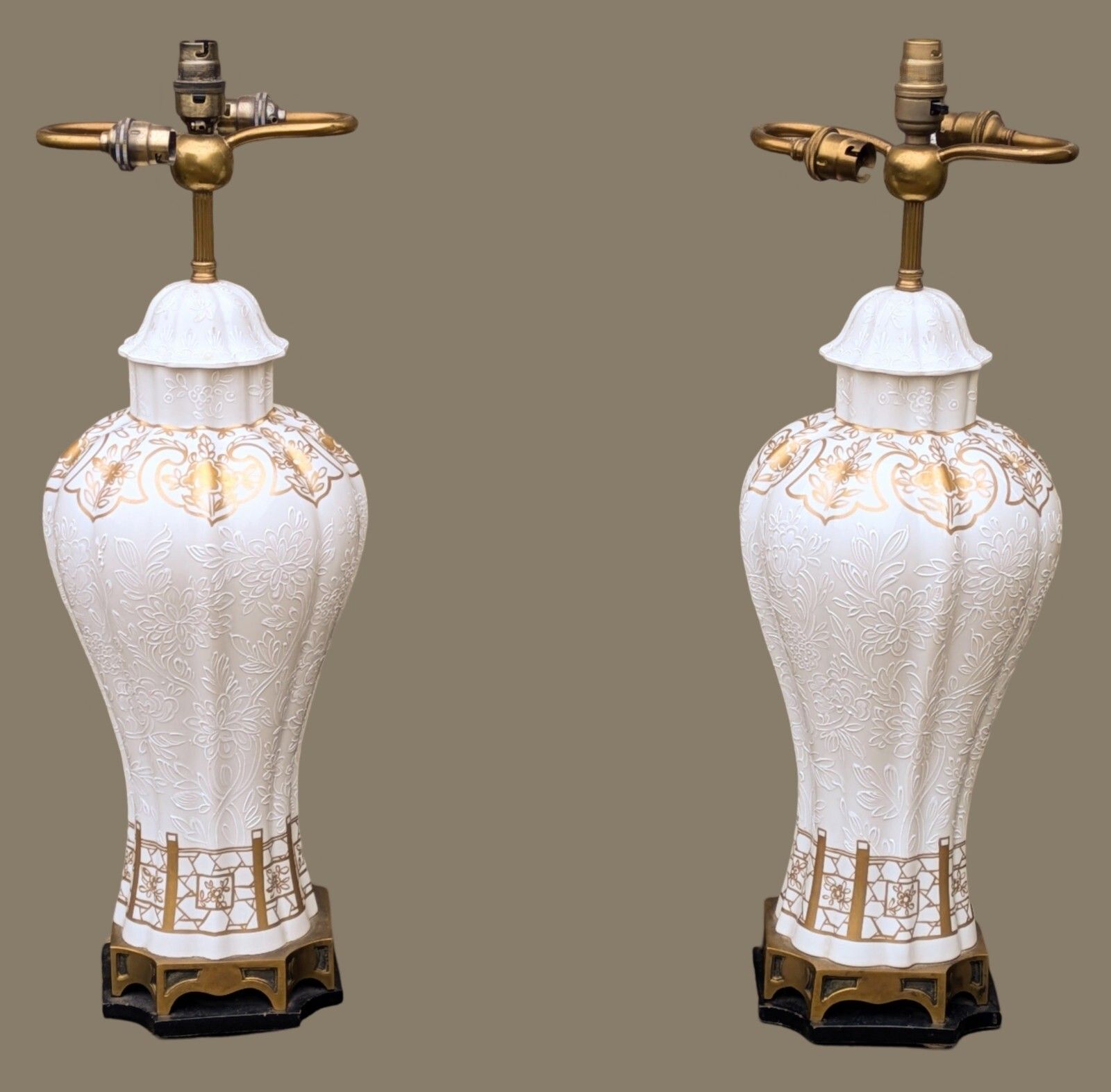 Beautiful Large Pair Of Paris Porcelain Table Lamps Qianlong Style