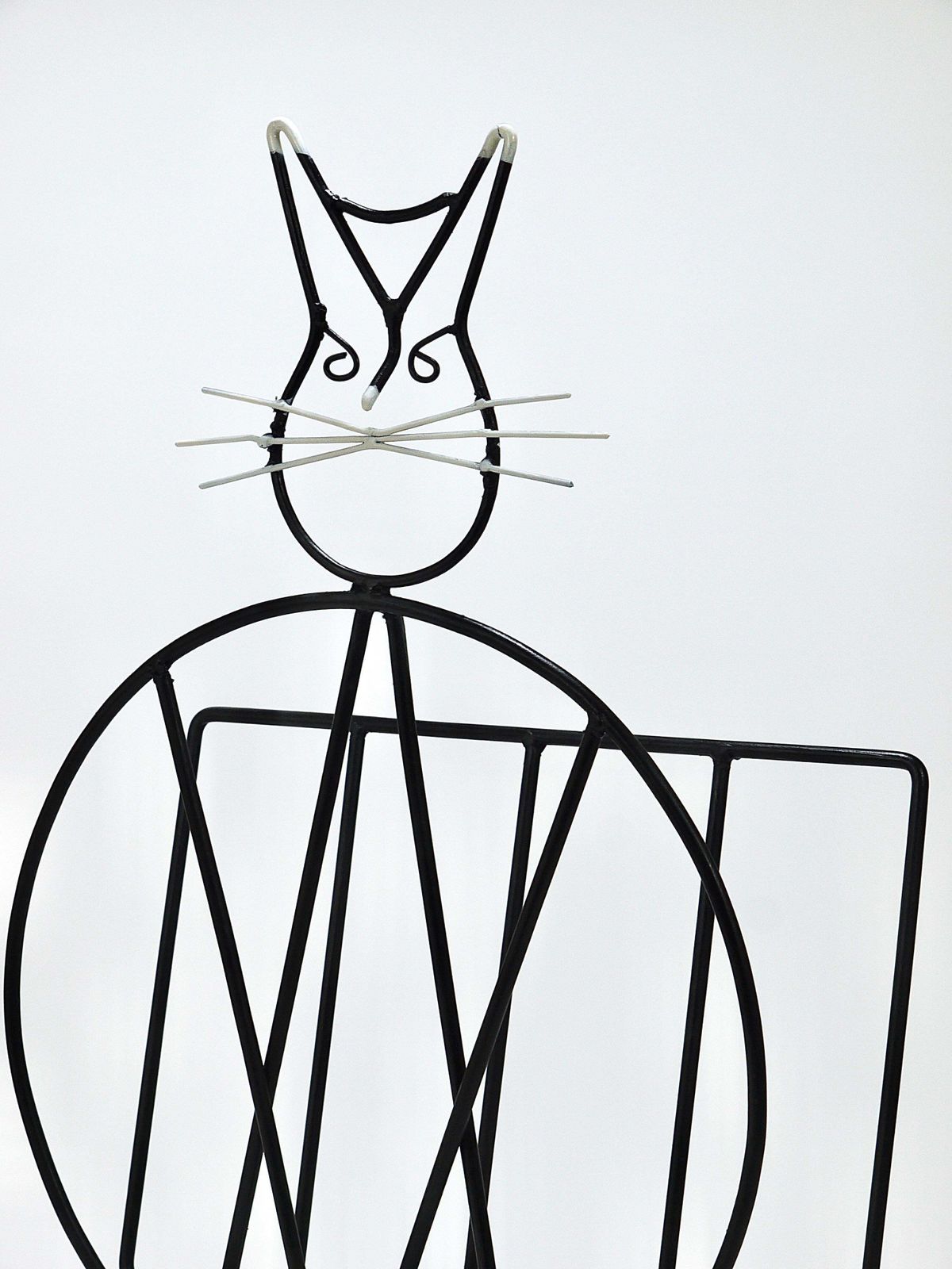 photo vinterior Midcentury Cat Shaped Magazine Stand Or Record Rack, Iron, Italy, 1950s