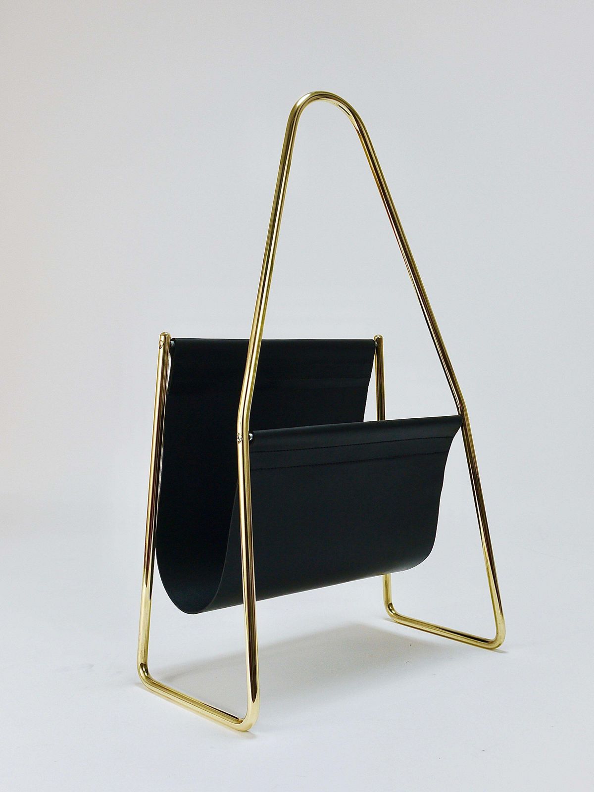 photo vintage Carl Auböck II Midcentury Magazine Rack, Brass & Black Leather, Vintage, Austria