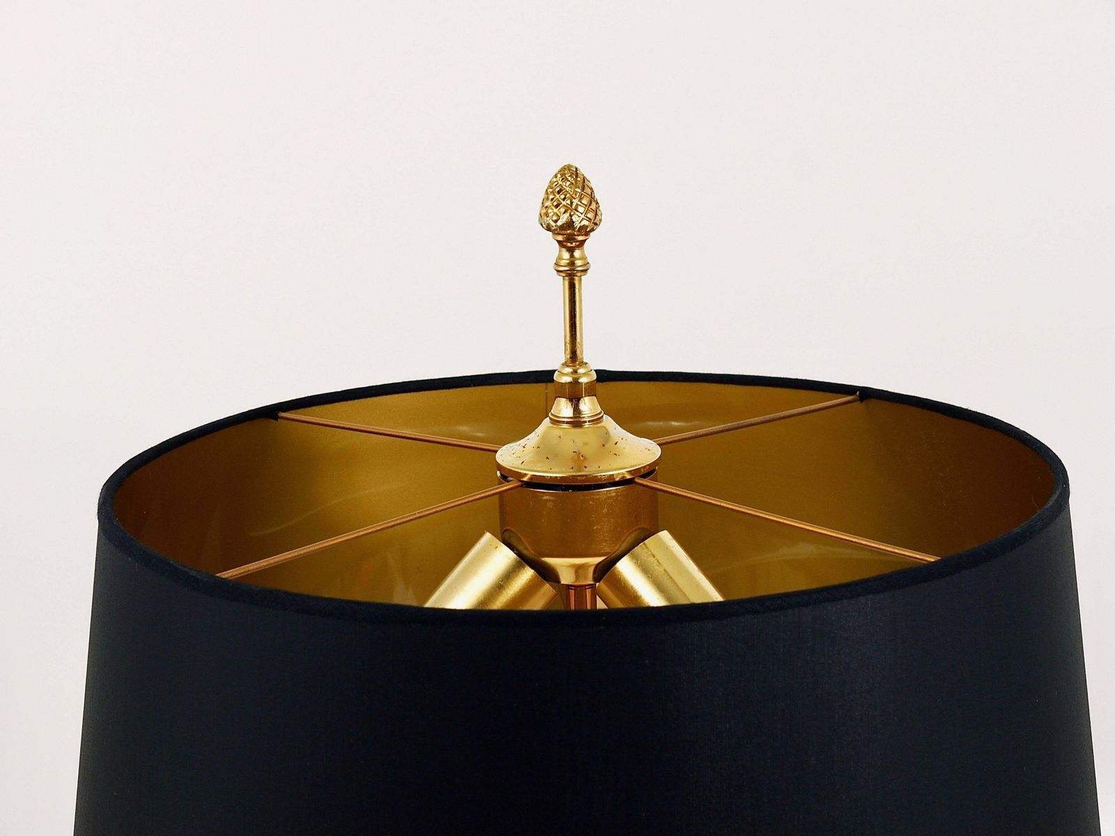photo for sale Hollywood Regency Pineapple Leaf Gilt Brass And Glass Table Lamp, France, 1970s
