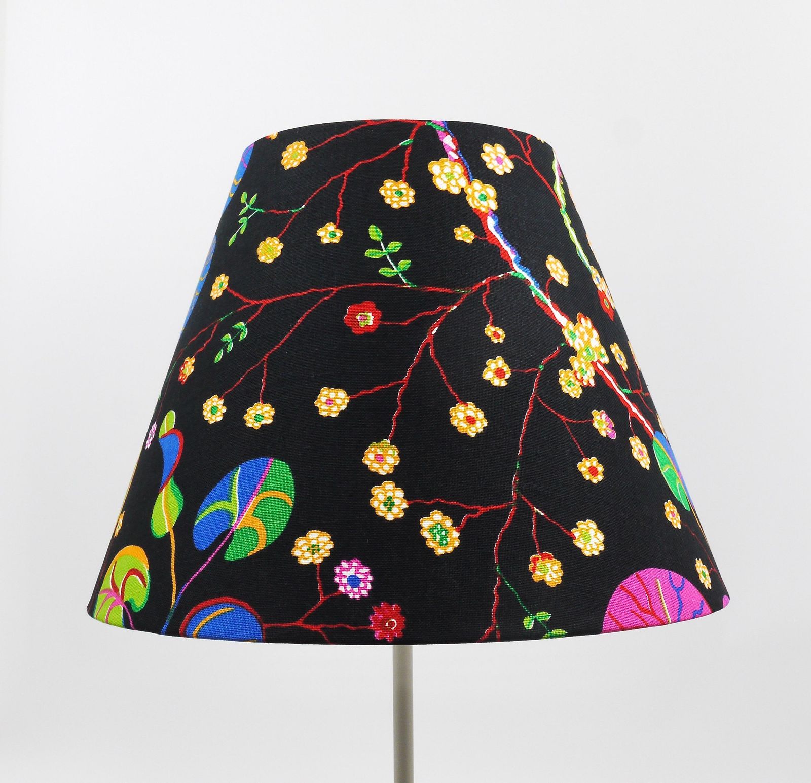 photo buy Josef Frank X J.T. Kalmar (Haus & Garten) White Tripod Brass Floor Lamp #2057