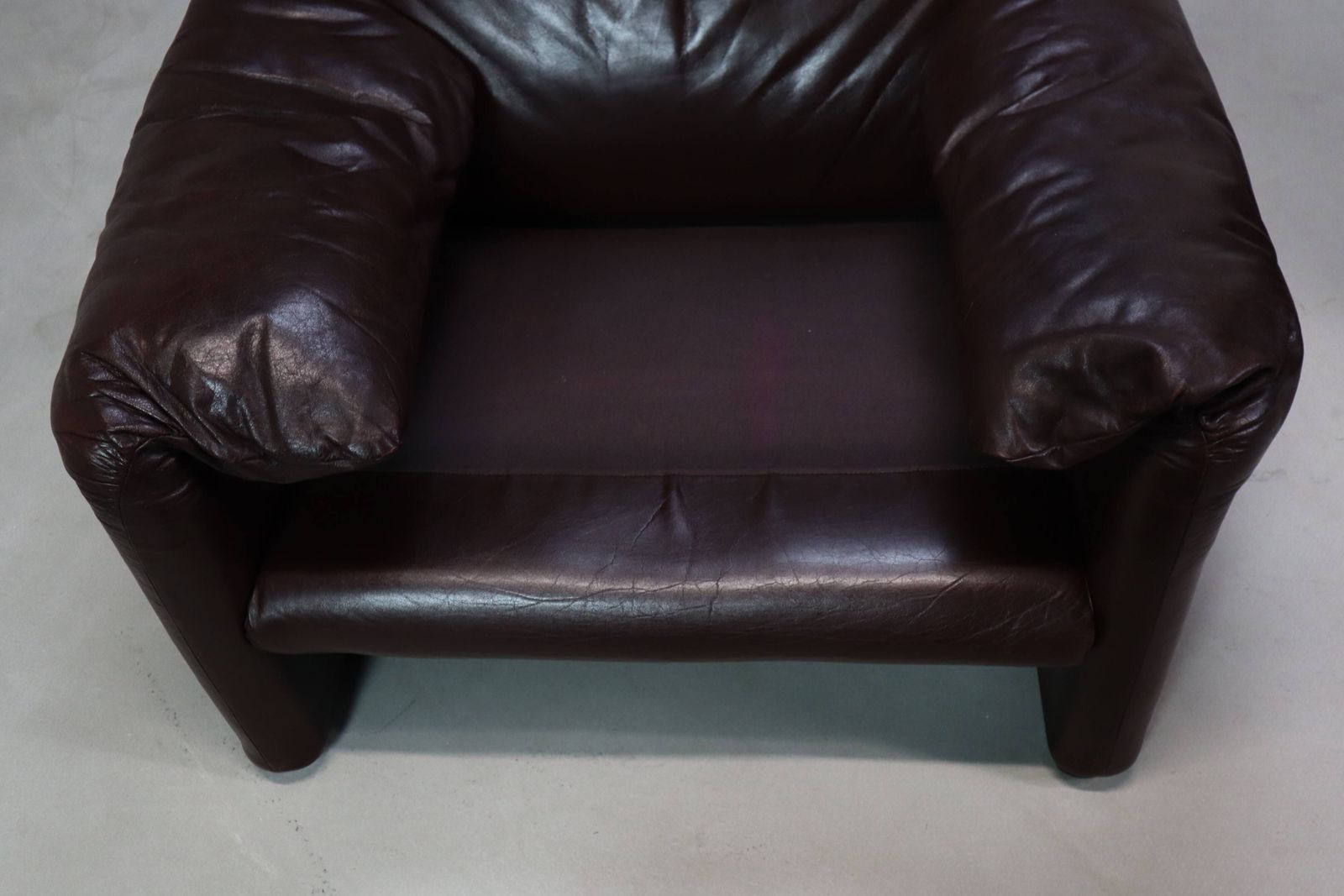 3140.0 Pair Of Maralunga Leather Armchairs By Vico Magistretti For Cassina, 1974 photo