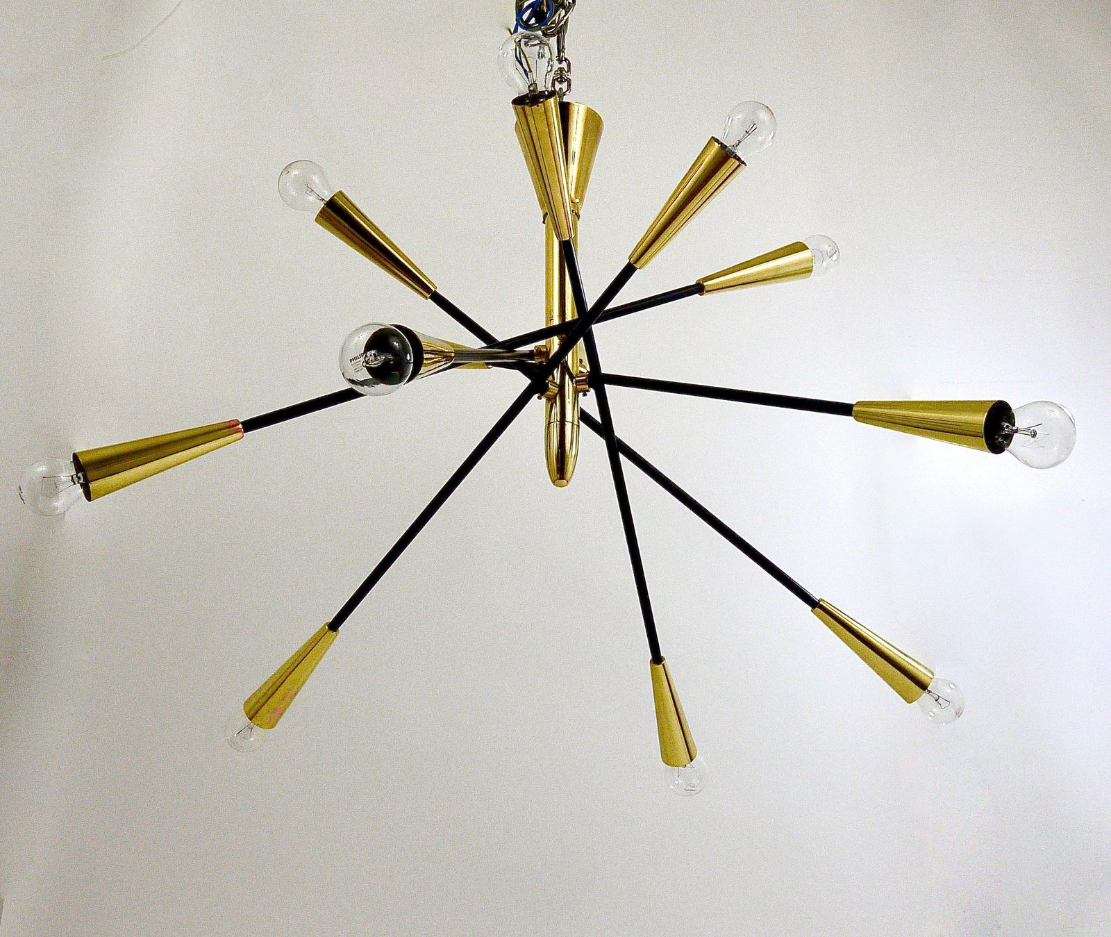 photo vinterior Stilnovo Style Huge Articulating Black And Brass Sputnik Chandelier, Italy, 1950