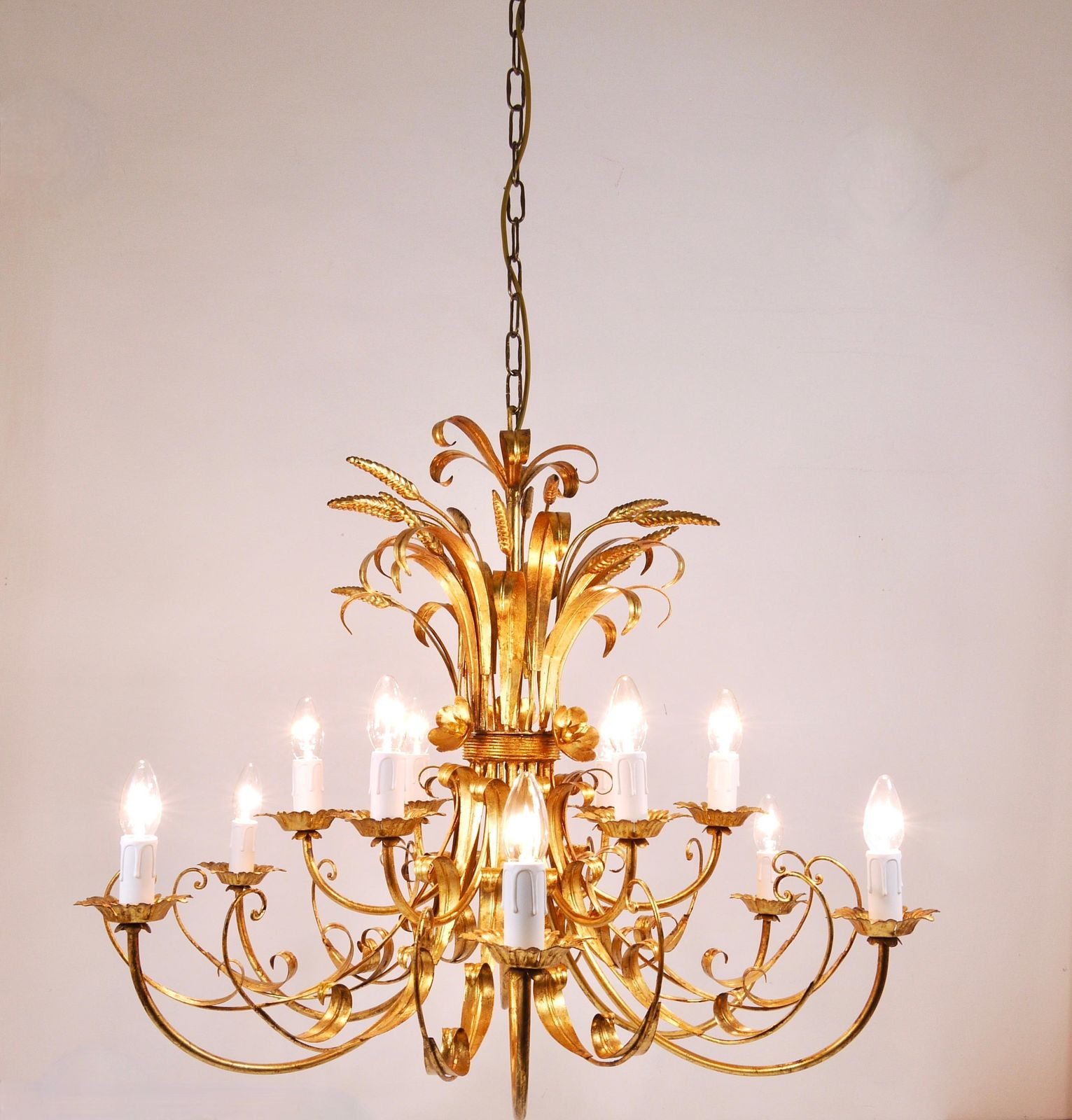 Hans Kögl Xl Hollywood Regency Wheat Floral Bouquet Gilt Iron Chandelier, 1970s photo vinterior