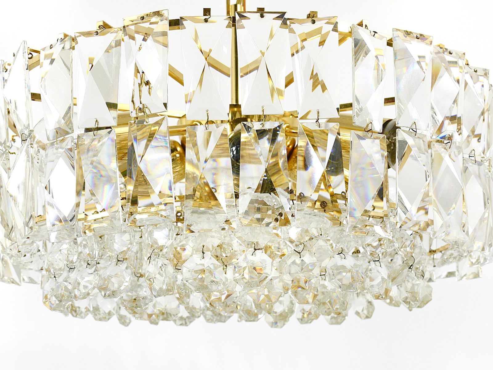 photo vintage Bakalowits Vienna Large Gilt Brass & Crystal Glass Chandelier, Austria, 1970s