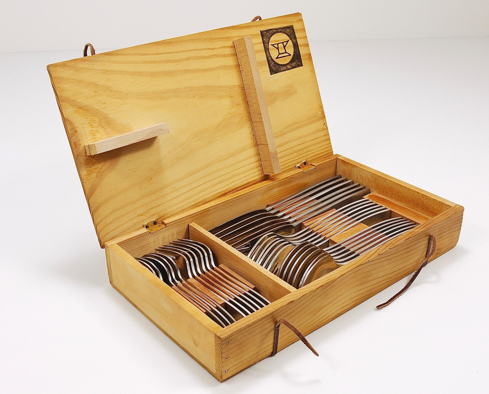 1532.0 Boxed Helmut Alder Amboss 2050 Flatware Cutlery For Six, 30 Pcs., Austria, 1950s photo
