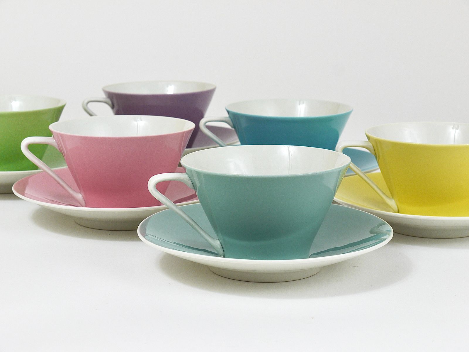 6 Midcentury Pastel Daisy Porcelain Espresso Coffee Cups, Lilien, Austria, 1950s photo Home Decor