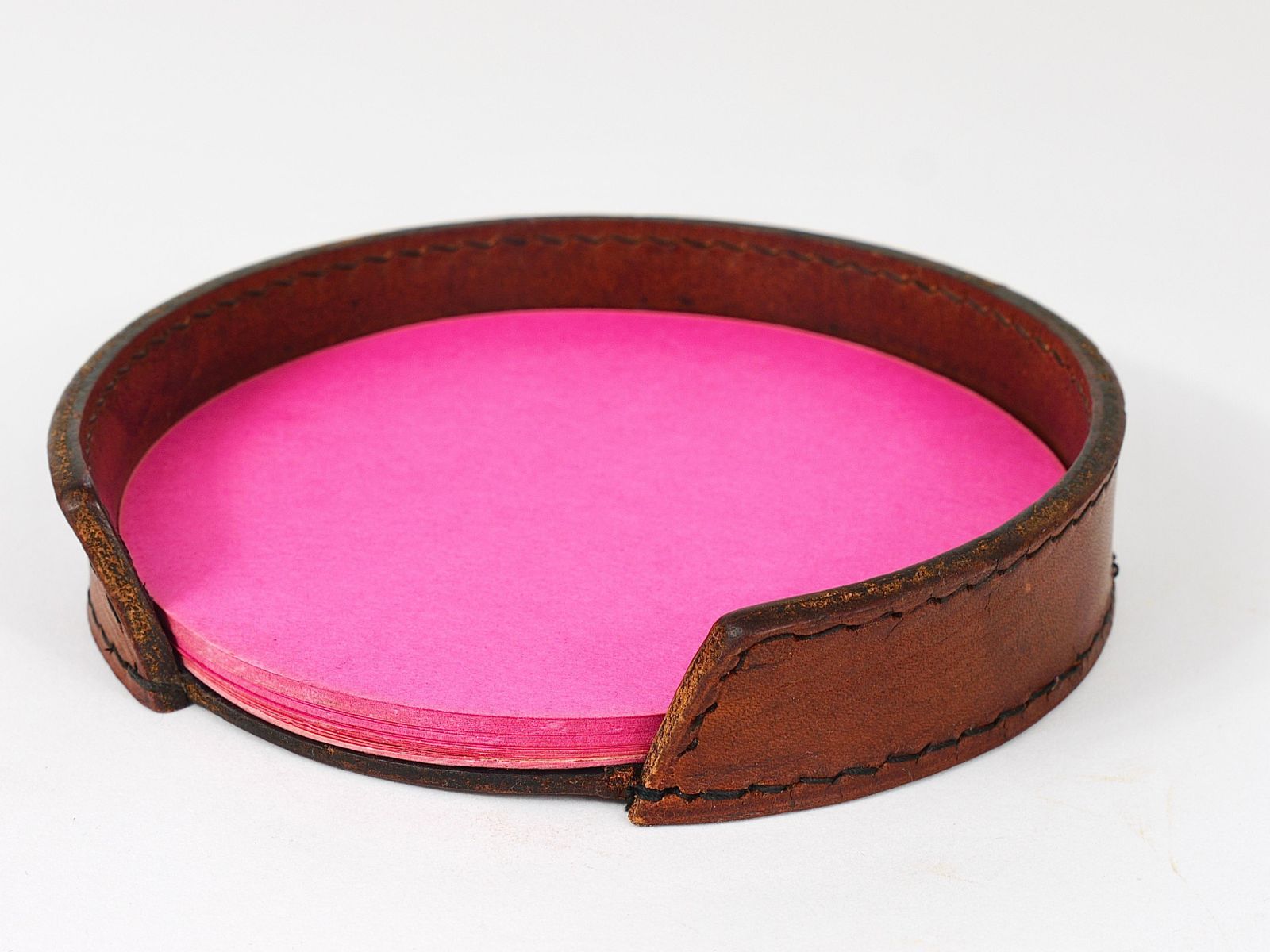 photo vintage Midcentury Carl Auböck Brown Tan Leather Note Dispenser Holder, Austria, 1950s
