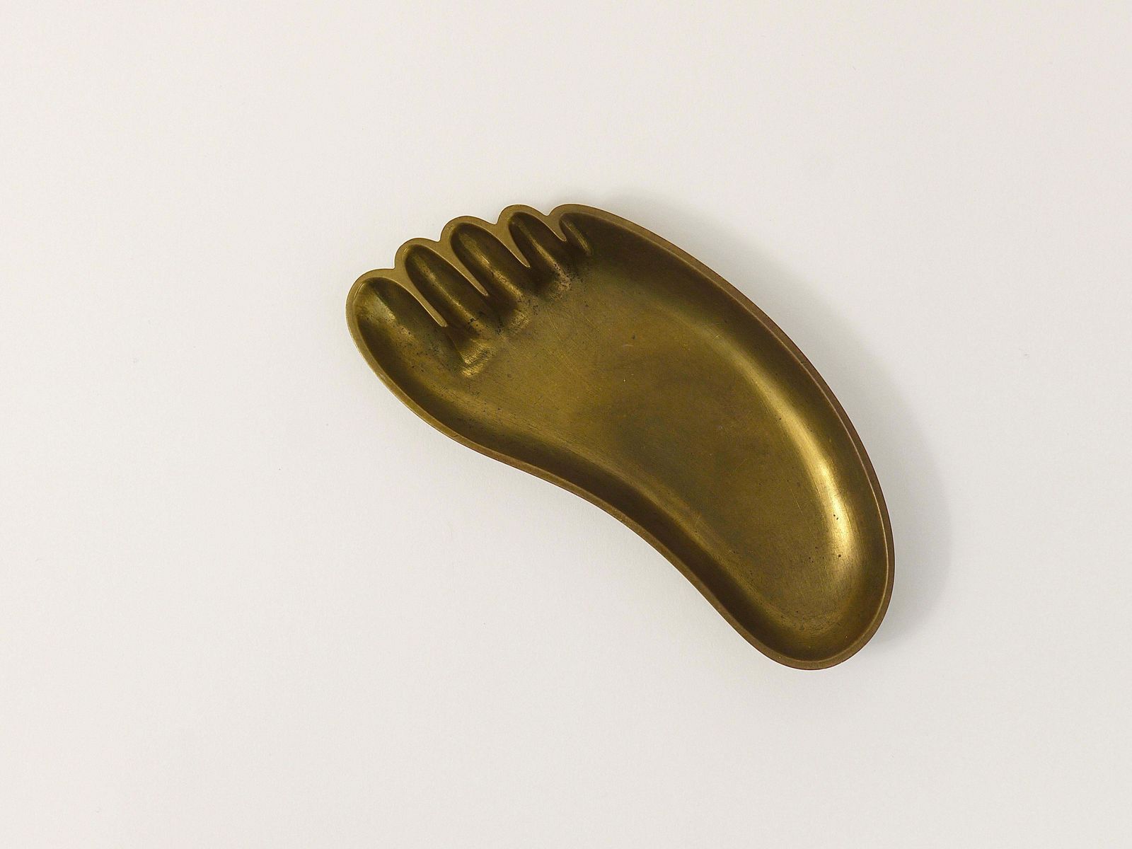 Werkstätte Hagenauer Sculptural Foot Bowl Or Tray, Midcentury, Brass, Austria photo vinterior
