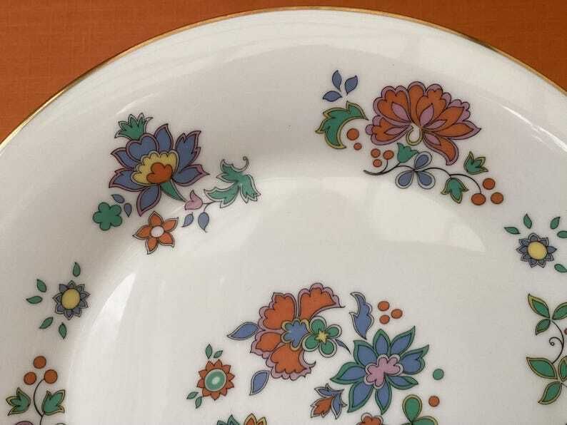 1970s Royal Doulton ‘Madrigal’ Dinner Plates H5014 (Set Of 4), Royal Doulton Madrigal Design, Fine Bone China, Royal Doulton 10.5” Plates photo Home Decor