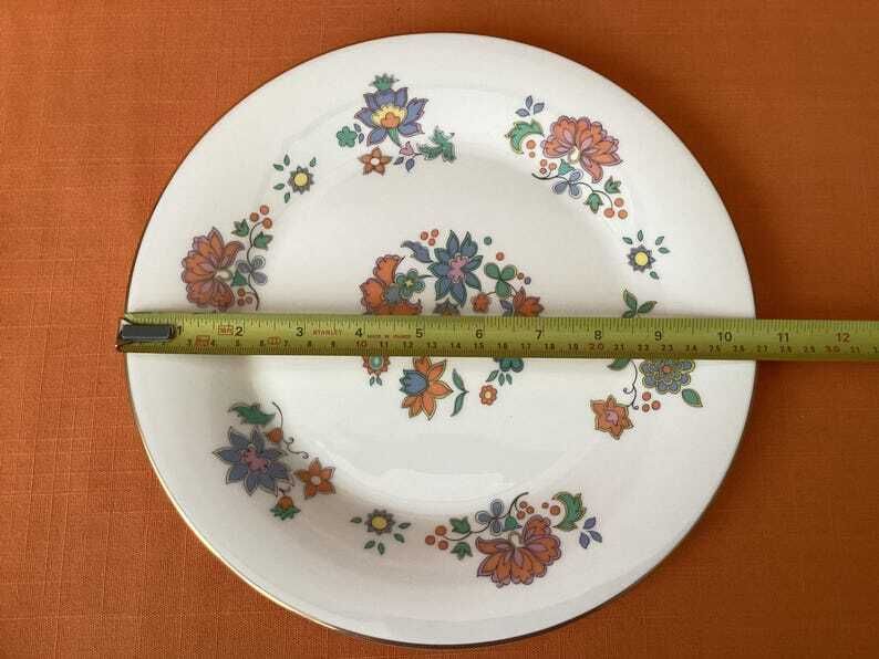 photo furniture 1970s Royal Doulton ‘Madrigal’ Dinner Plates H5014 (Set Of 4), Royal Doulton Madrigal Design, Fine Bone China, Royal Doulton 10.5” Plates
