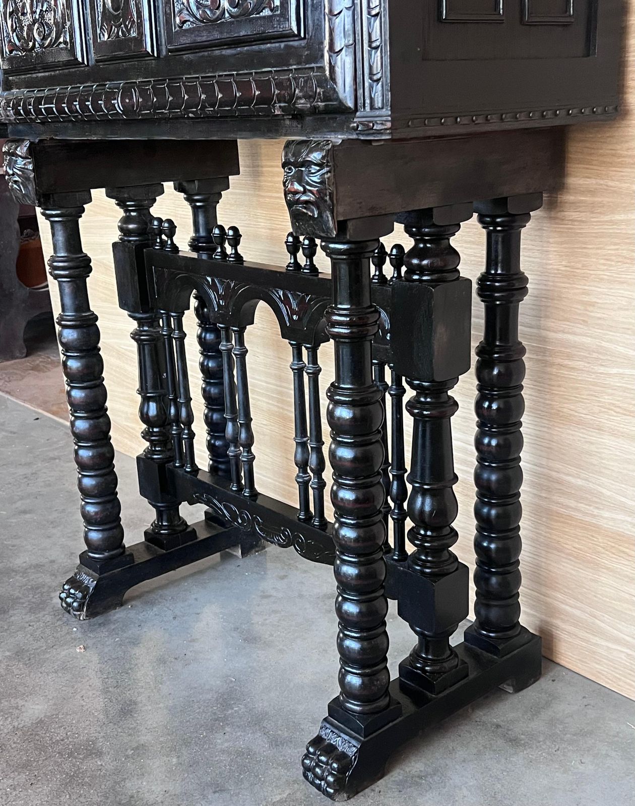 photo vinterior Cabinet sur piédestal de style baroque espagnol, Bargueno ou Varqueno, XXe siècle