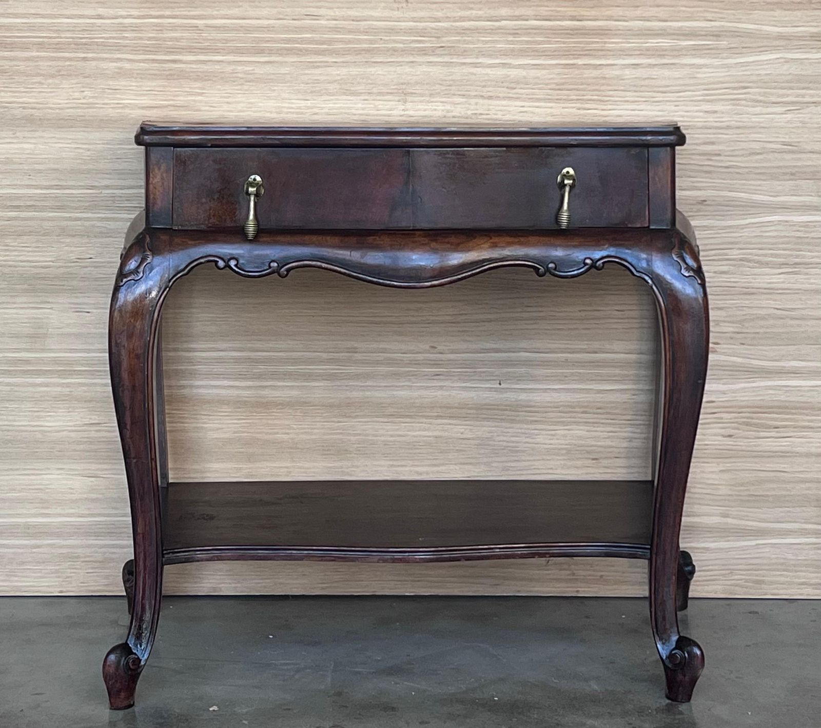 Tables de chevet françaises à tiroir et pieds en cabriole, années 1900, lot de 2 photo furniture