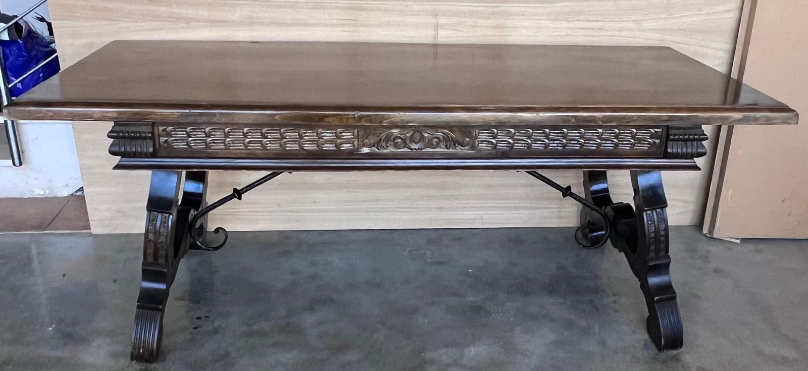 Grande table de bibliothèque ou table centrale de style baroque espagnol à deux faces, en chêne photo vinterior