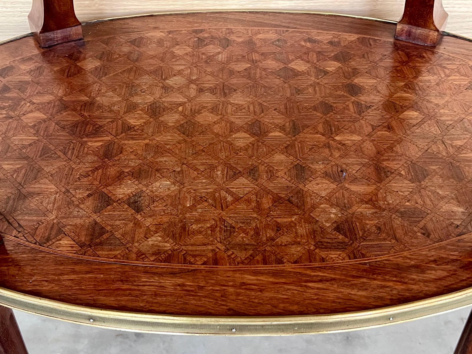 2151.0 Présentoir à dessert français à deux plateaux en acajou, dans le style de Louis XVI photo