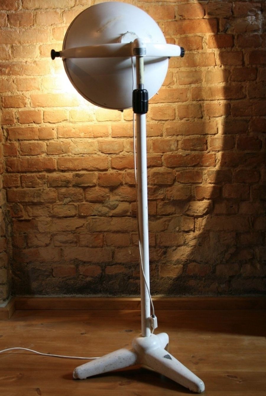 Vintage Medical Operating Lamp Famed 1 photo 1100.0