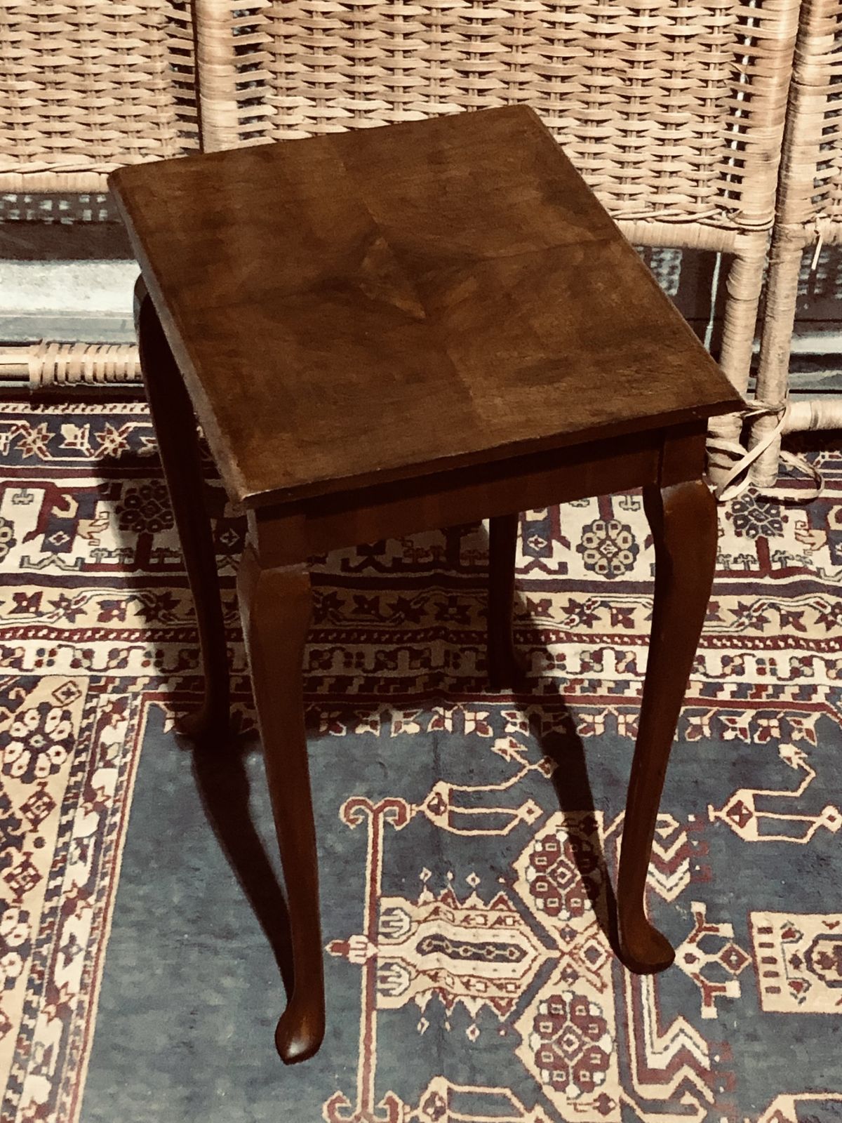 photo vintage Handsome Nest Of Vintage Walnut Coffee Tables