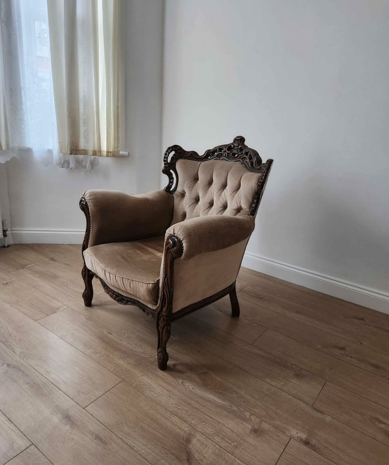 Vintage Pink Velvet Arm Chair photo furniture