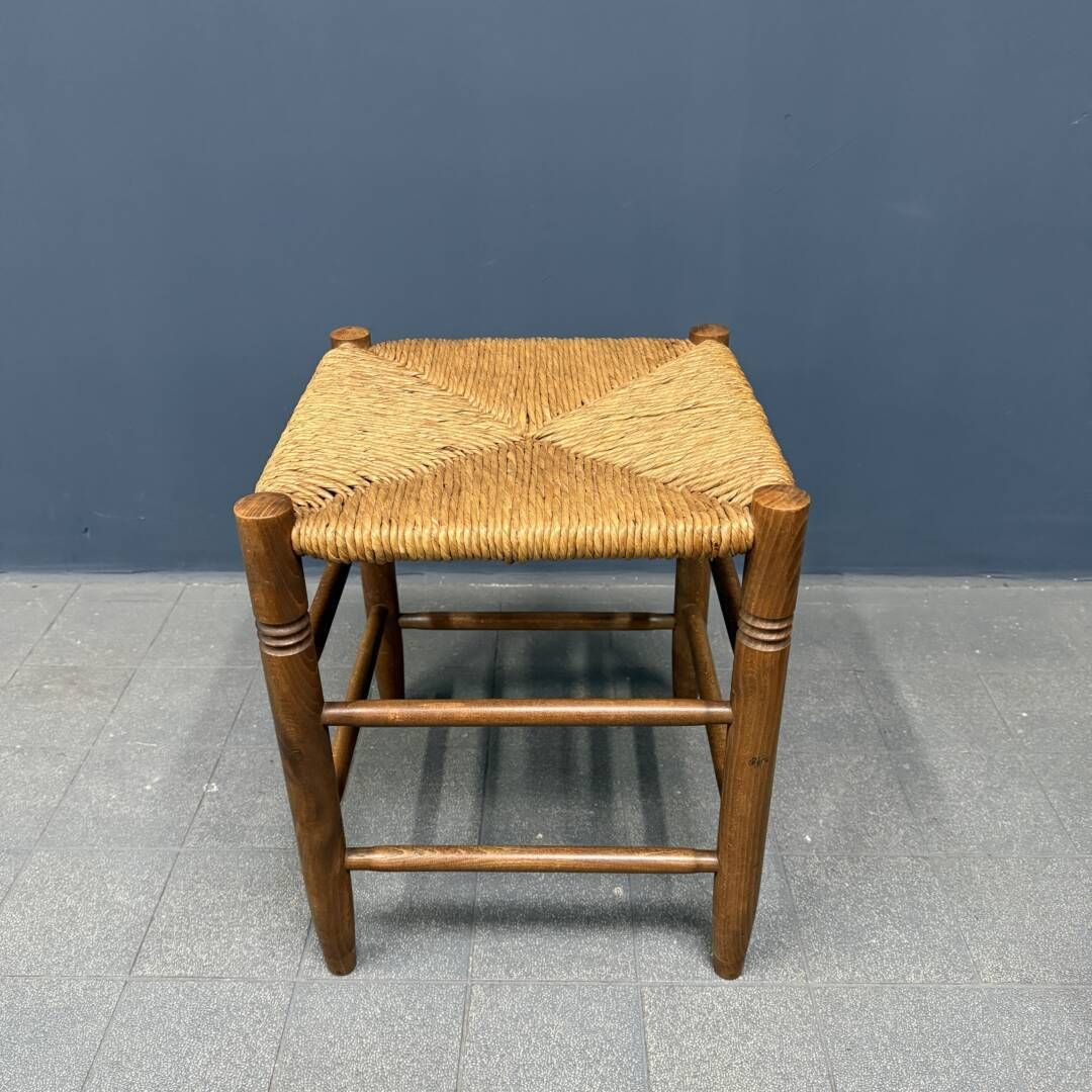 Meubels Set Nederlandse Beukenhouten Krukken Met Bekleding Met Paspelrand photo