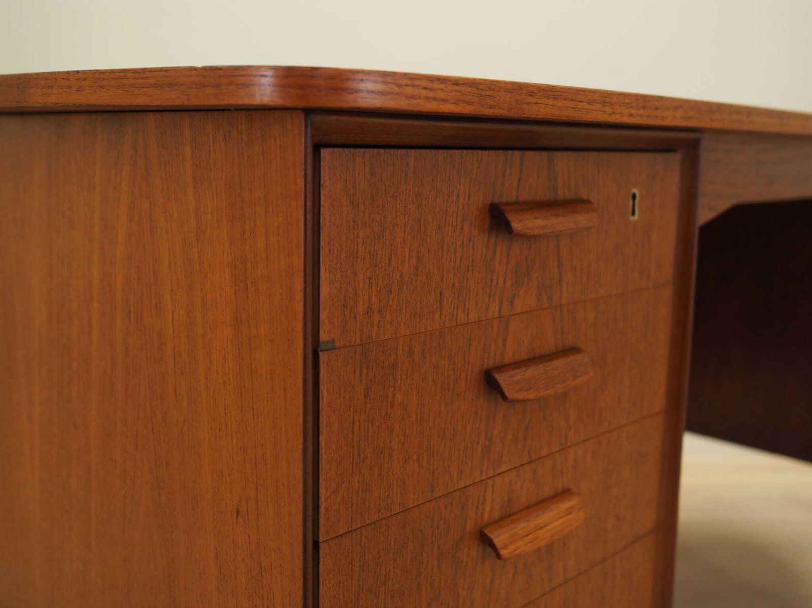 2609.0 Teak Desk, Danish Design, 1970s, Designer: H.P. Hansen, Manufacturer: Randers Møbelfabrik photo