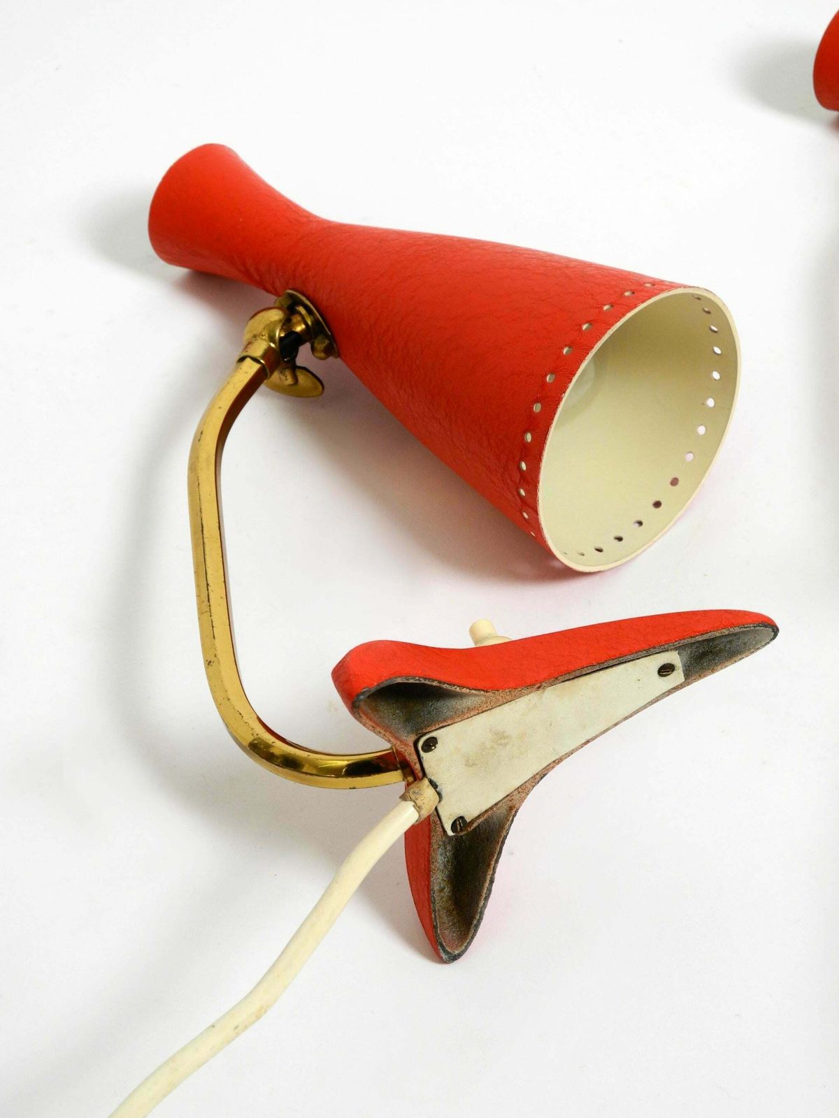 photo vinterior Pair Of Beautiful Red Mid Century Diabolo Crow's Foot Table Lamps From Cosack
