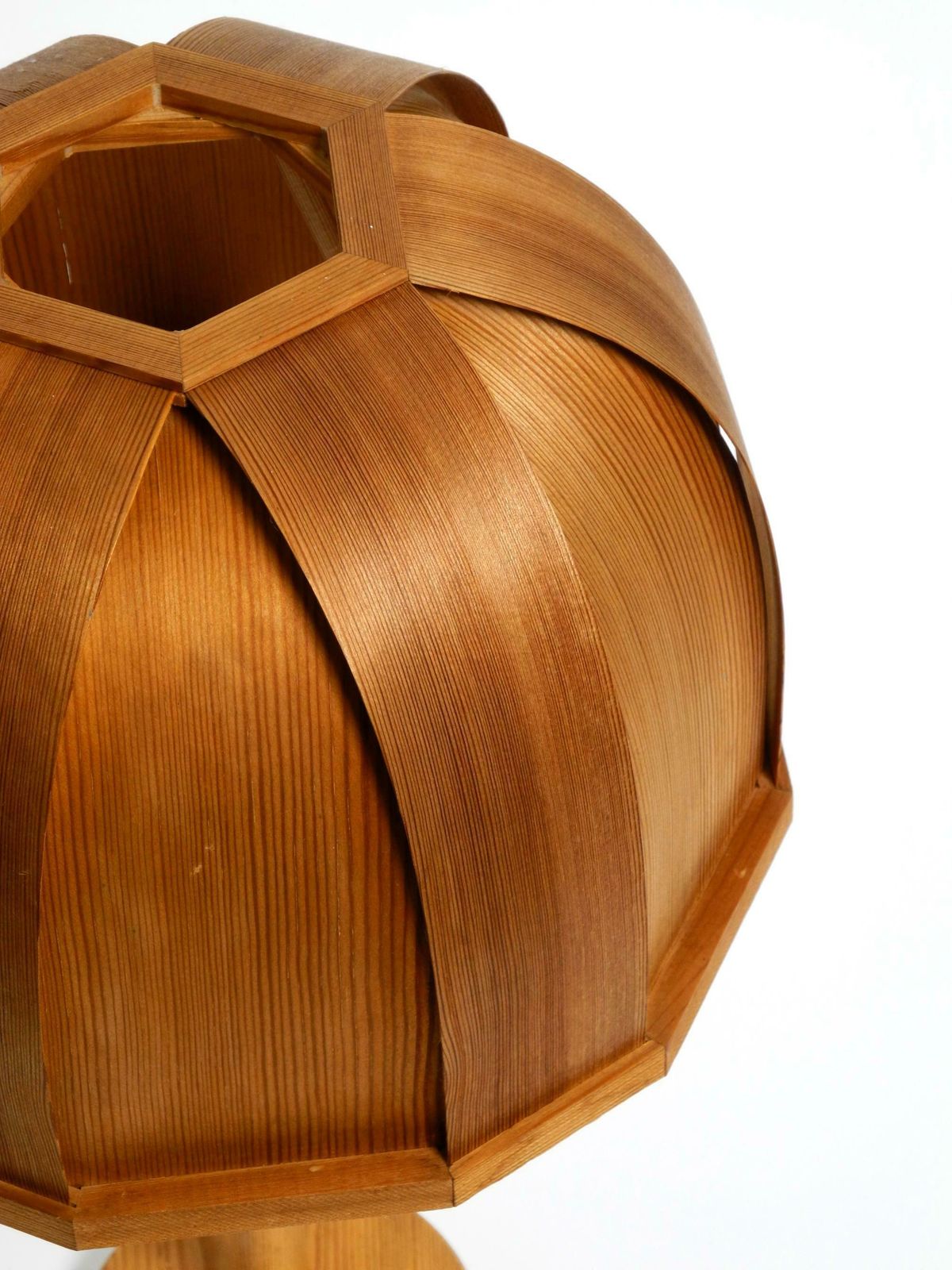 photo vinterior Very Rare 1970s Swedish Pine Bent Veneer Table Lamp By Gb Solbackens Svarveri