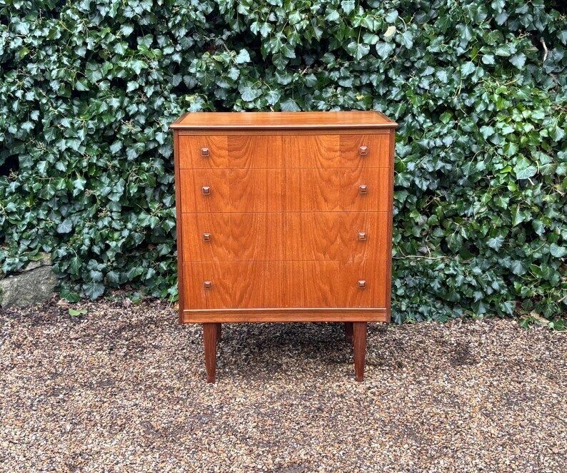 Vintage 1960’s Homeworthy Chest Of Drawers