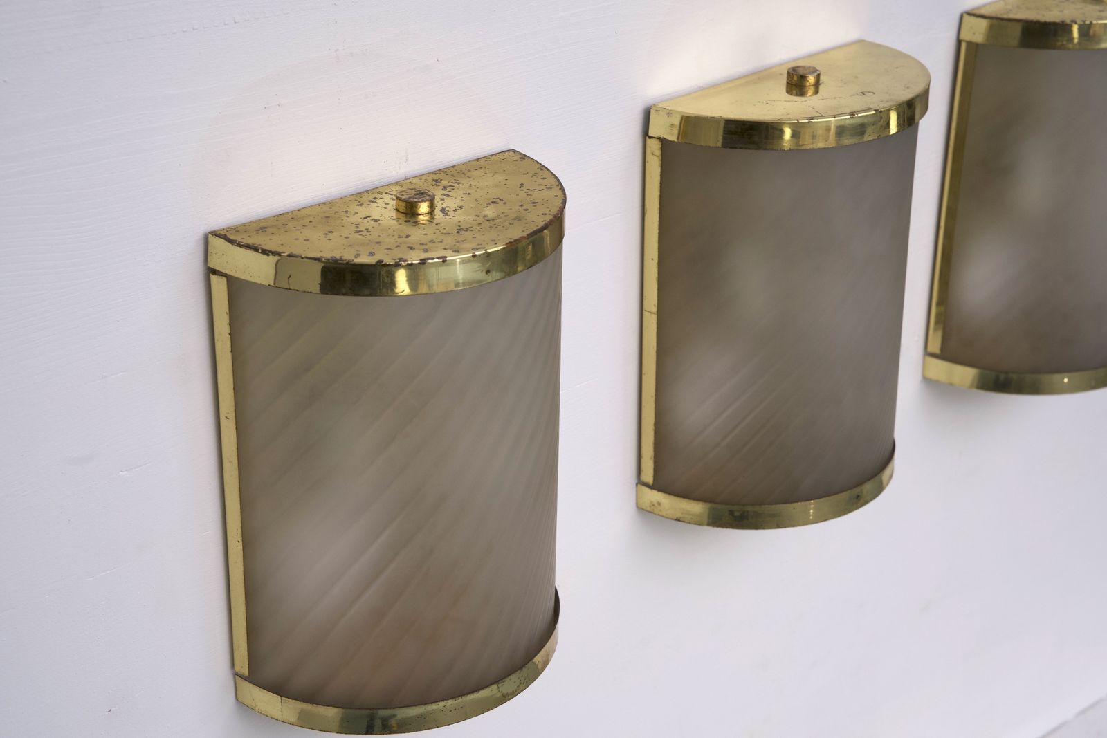 Rare Set Of Four Valentino Brass And Etched Glass Wall Sconces, Italy 1980s photo vinterior