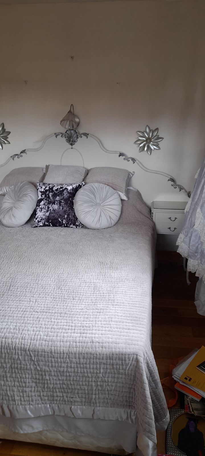 photo vinterior Truly Stunning Bedroom Set By Renowned Furniture Makers Olympus
