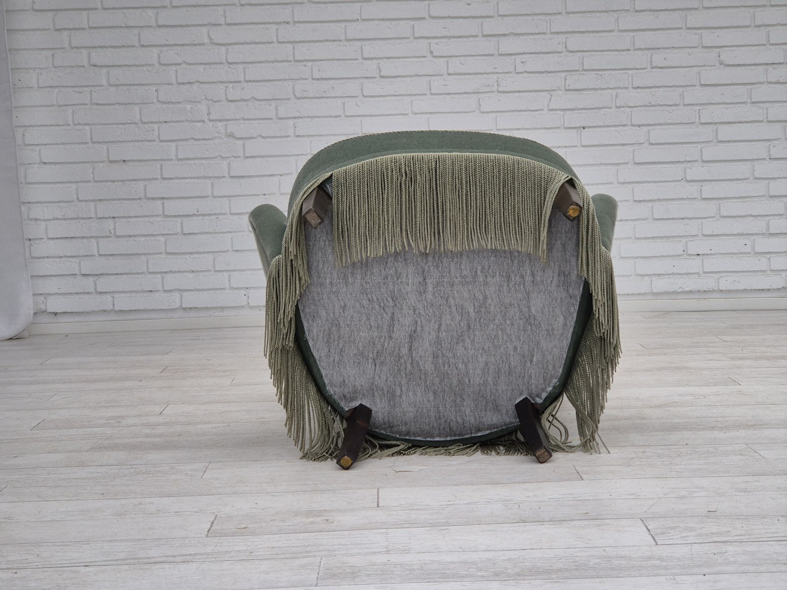photo vinterior 1970s, Danish Armchair, Original Condition, Furniture Velour, Beech Wood Legs.