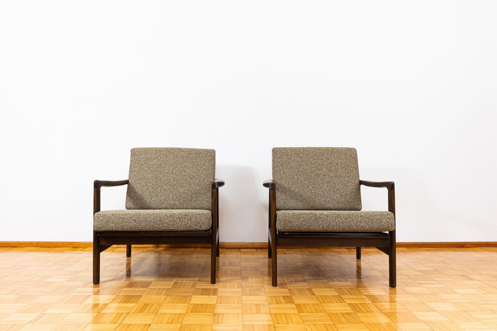 photo furniture Pair Of Mid Century Armchairs B7522 By Zenon Bączyk, Poland, 1960's