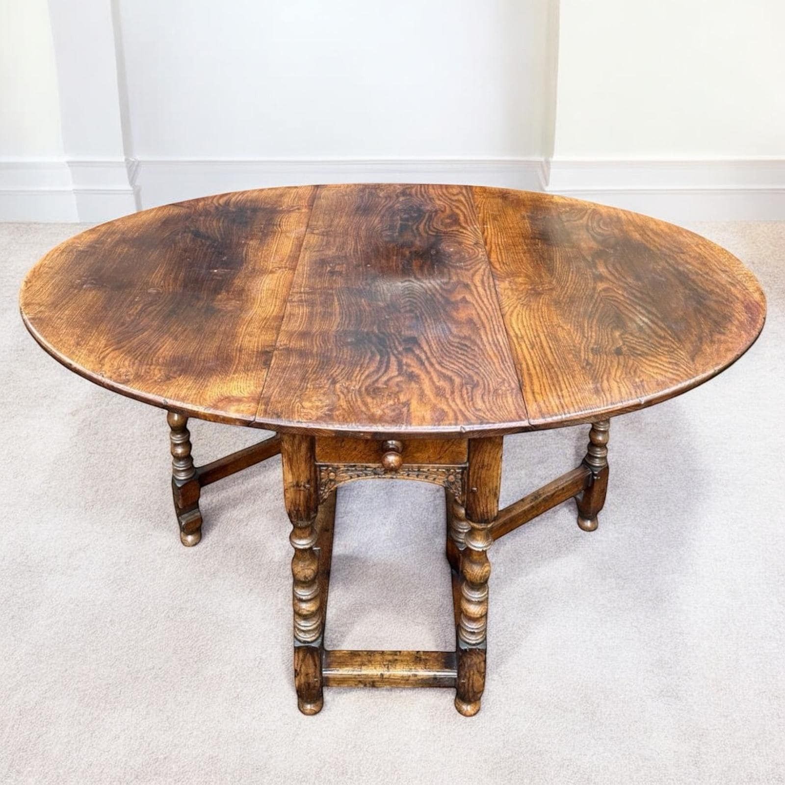 Antique Eighteenth Century Walnut And Oak Gateleg Table / Single Drawer And Gate Leg Drop Leaf C1750 / Seats 4 6