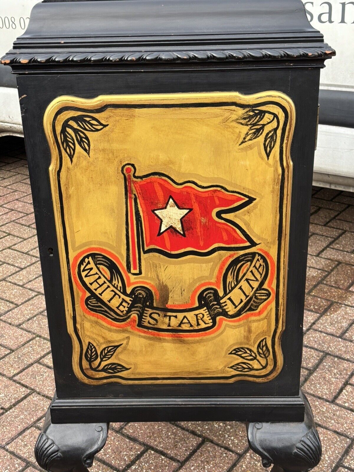 709.0 Titanic White Star Line Cellarette / Drinks Cabinet photo