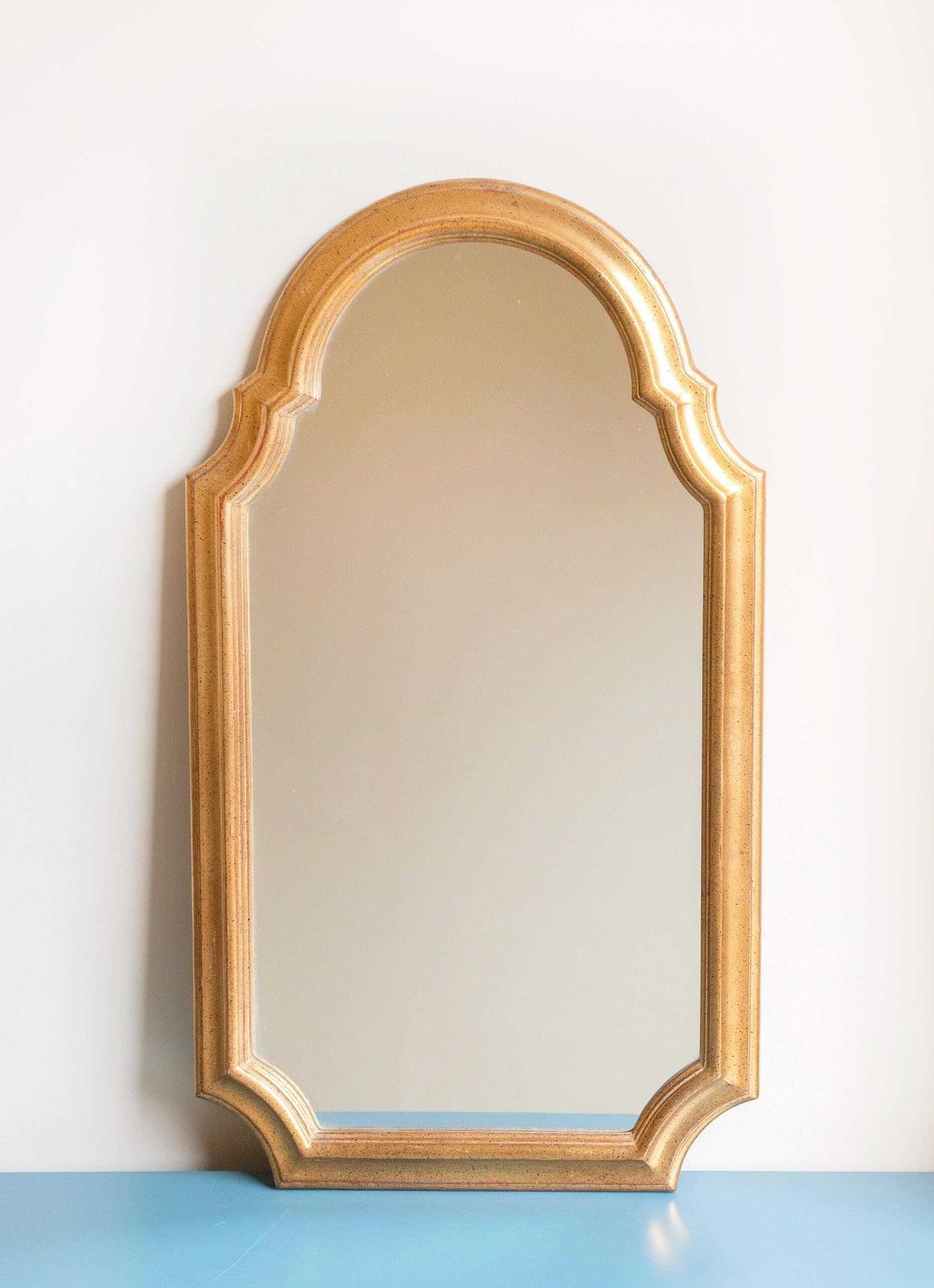 Grote Belgische Spiegel, Geschulpte Vergulde Wandspiegel, Deknudt, Klassieke Houten Boogvorm, Hollywood Regency, Gemaakt In België photo buy