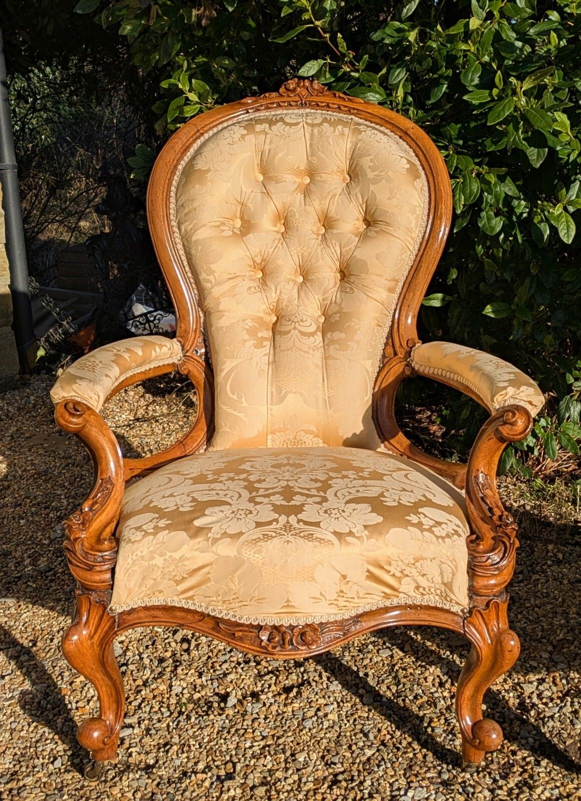 Super Pair Of Spoonback Walnut Armchairs Mid Victorian photo for sale
