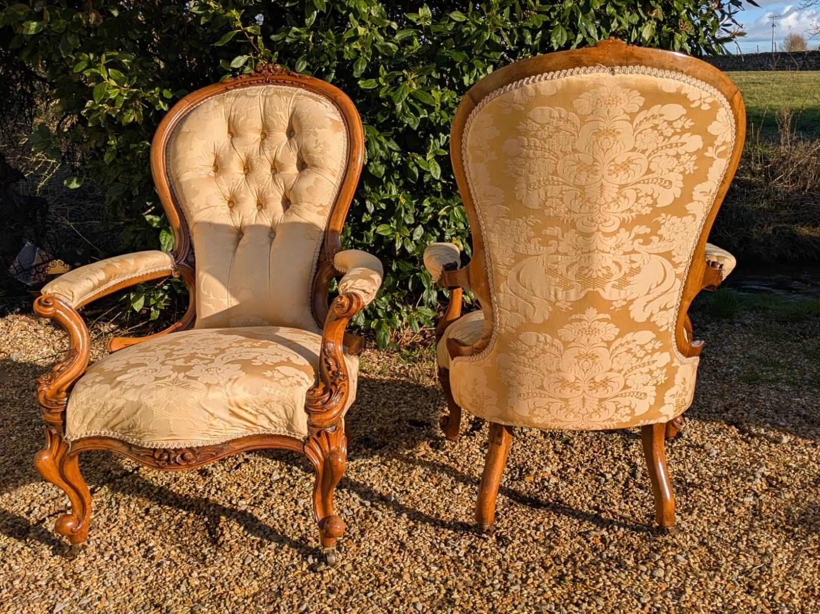 photo furniture Super Pair Of Spoonback Walnut Armchairs Mid Victorian