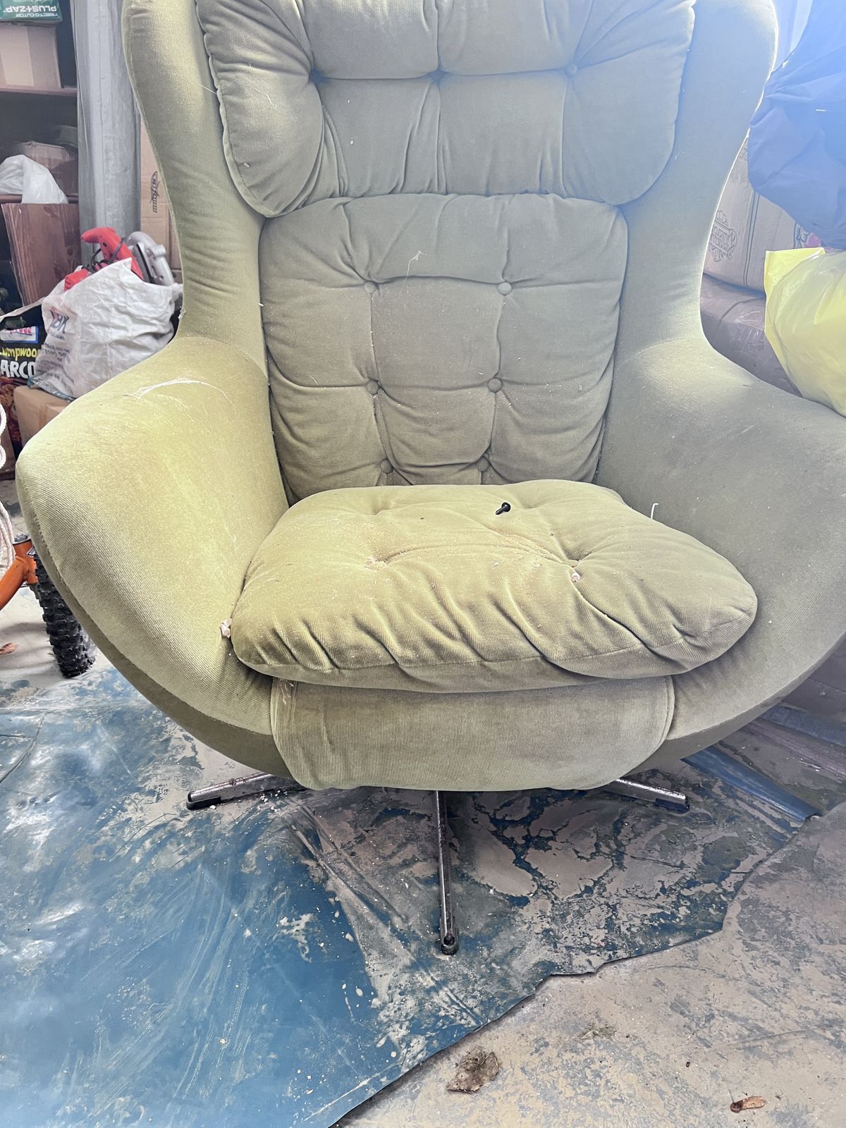 Green Velour Egg Chairc