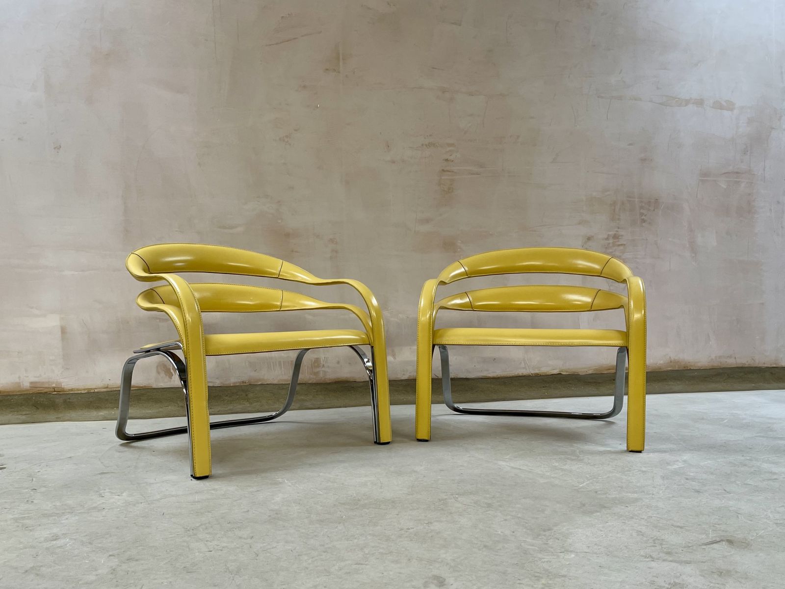 4995.0 Fetteccini W Chair Pair Vladimir Kagan Armchair Cocktail Accent Statement Chair Yellow photo