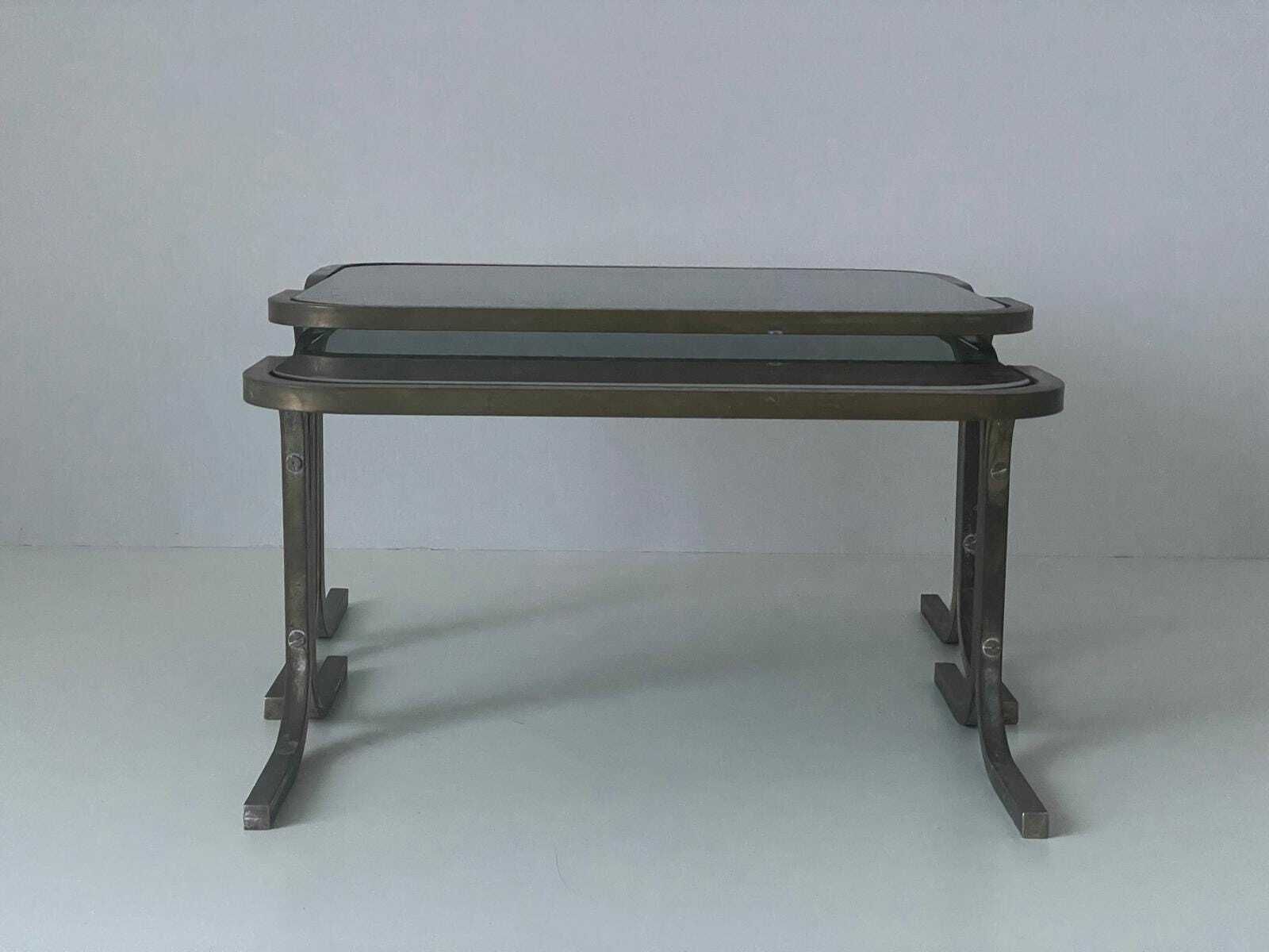 Mid Century Modern Green Glass Top And Brass Body Pair Of Side Tables, 1950s, Italy photo vinterior