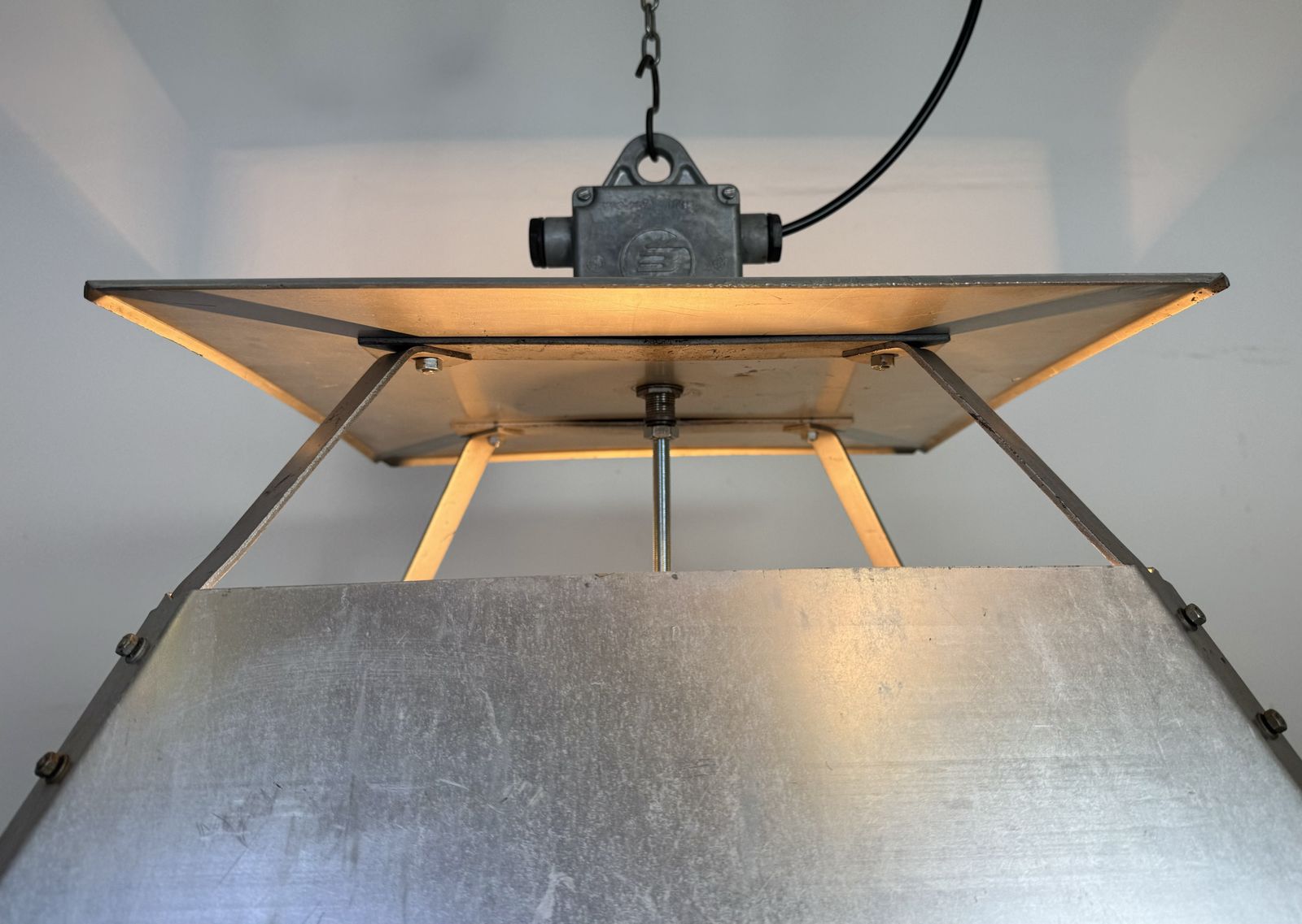 photo vintage Large Silver Industrial Factory Pendant Lamp From Elektrosvit, 1970s, 89x