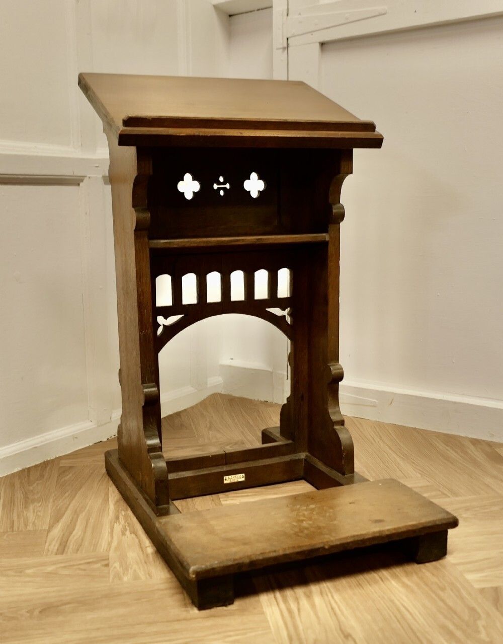 Oak Arts And Crafts Reception Desk Greeting Station