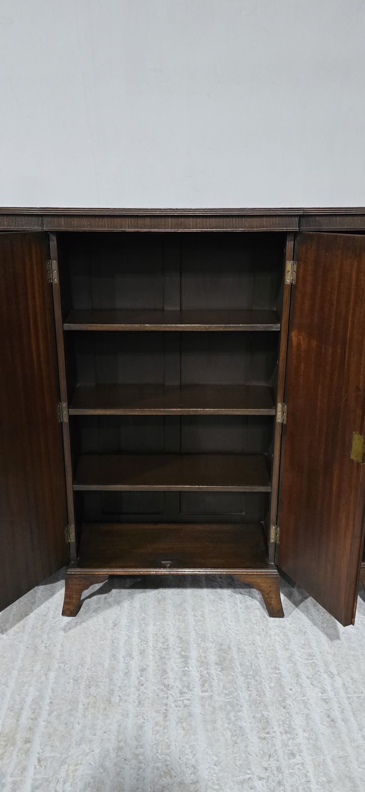 Top Quality Mahogany Breakfront Bookcase Of Small Proportions photo 895.0