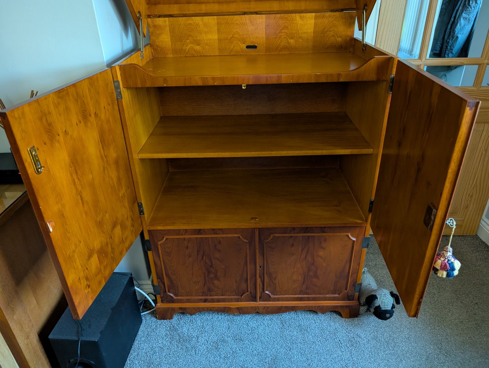 Modern Abbey Craft Yew Wood Drinks Cabinet/ Tv Unit  With Sheraton Detailing photo buy