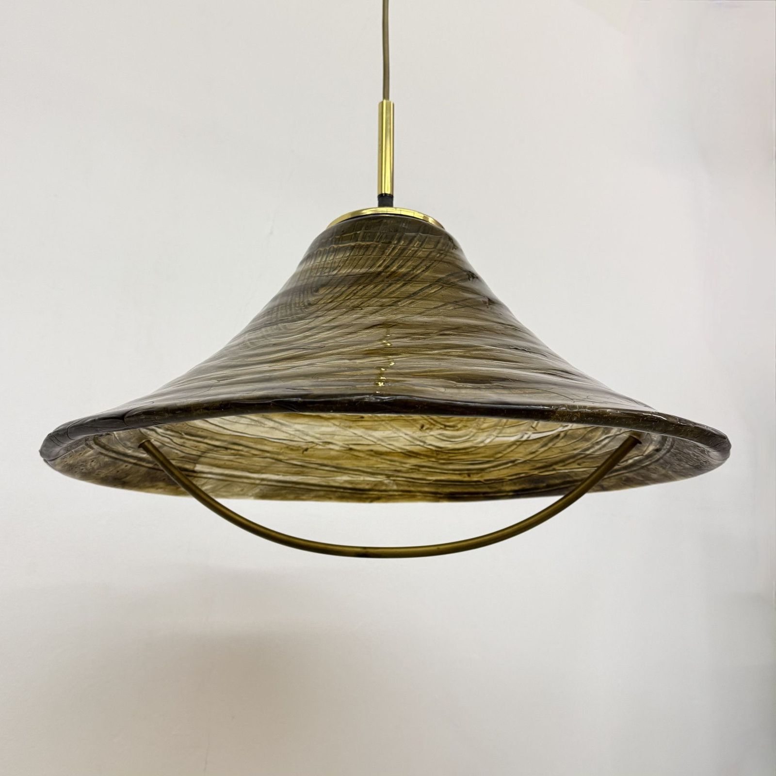 photo furniture Mid Century Design Lucite Hanglamp, Jaren 1970