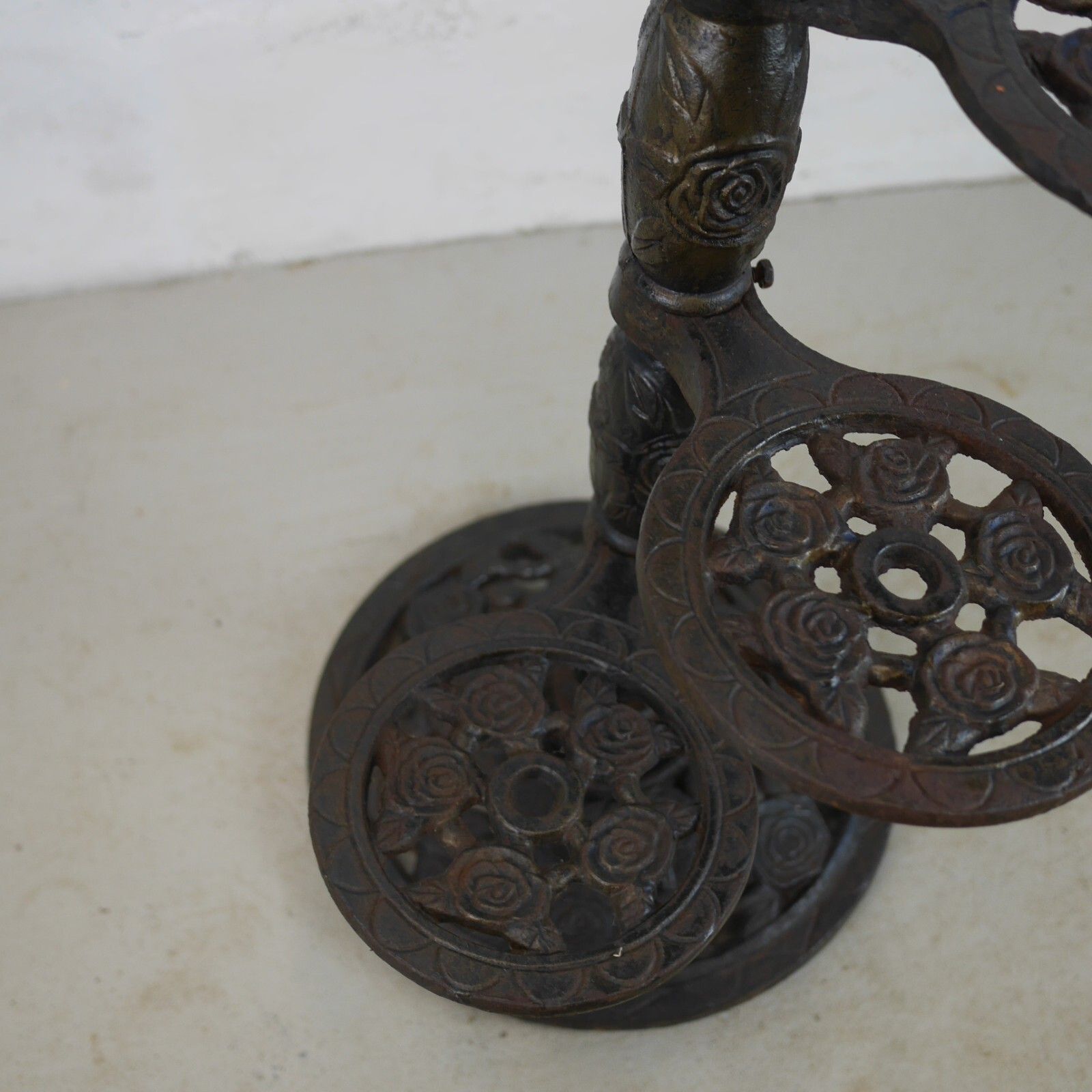 Home Decor Vintage Adjustable Cast Iron 3 Tier Plant Stand Floral #102788 photo