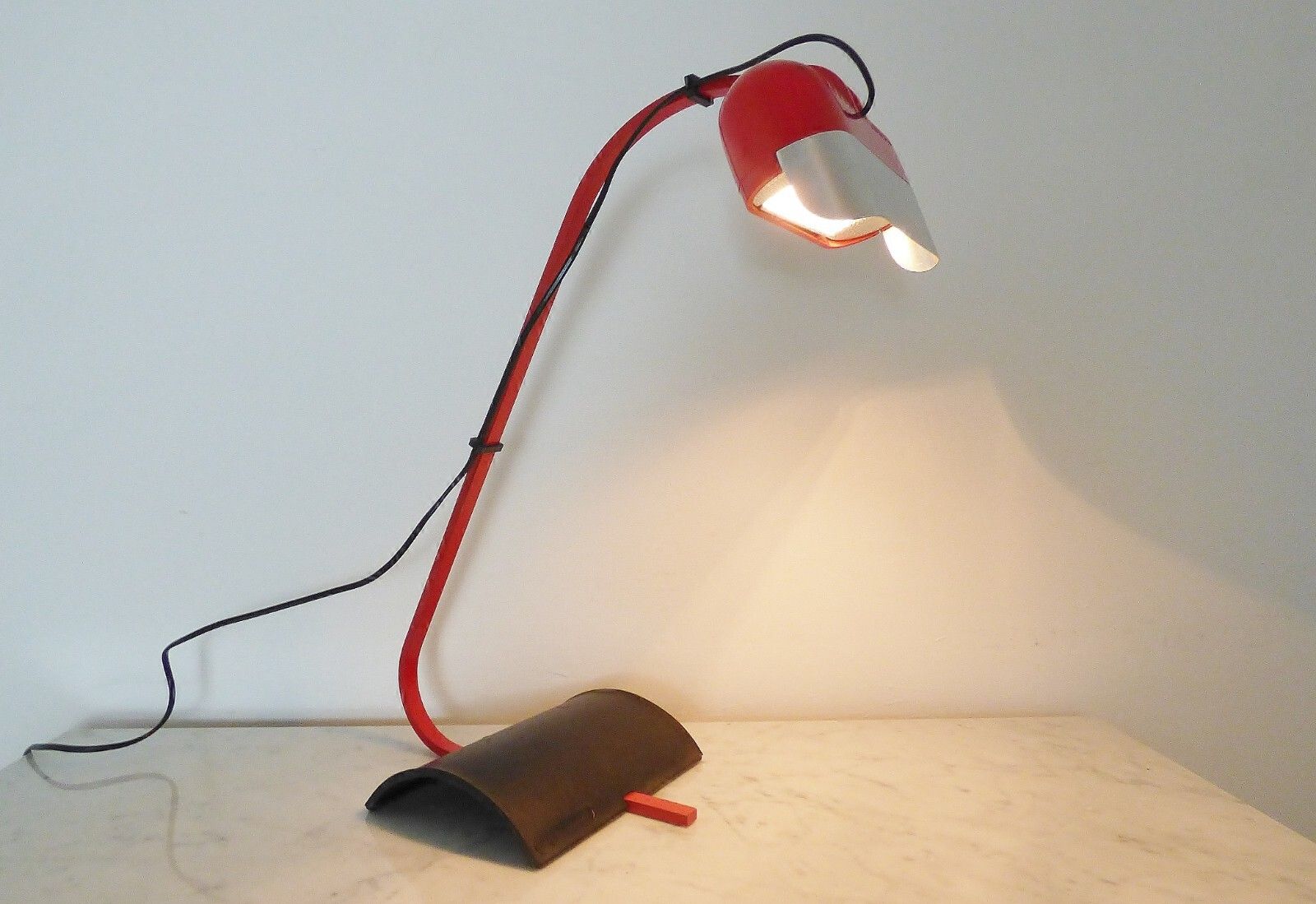 Stunning Vintage Italian Luci Illuminazione Di Interni Model T555 Lamp 1980's