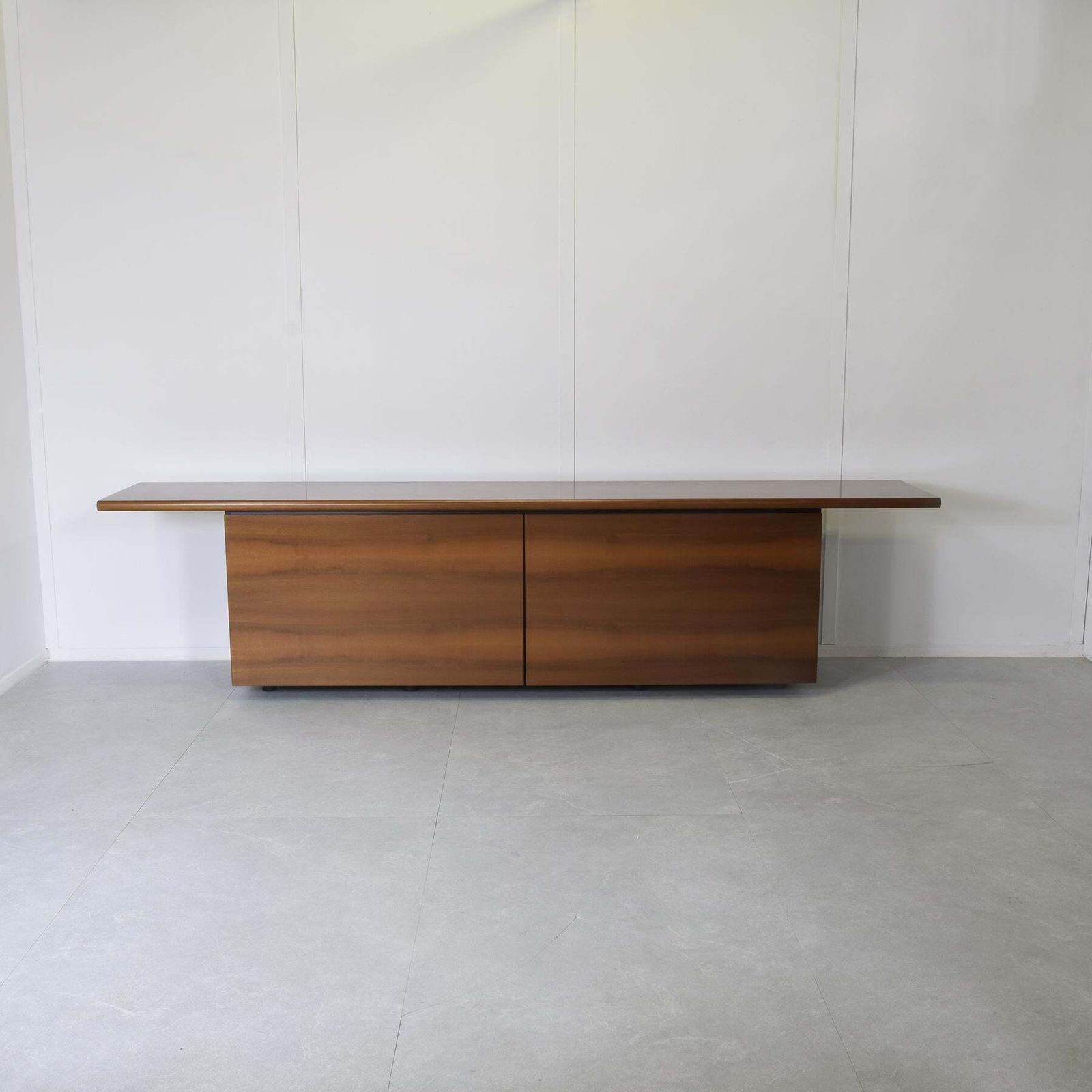 Giotto Stoppino Ludovico Acerbis Sheraton Sideboard 1980s. photo for sale